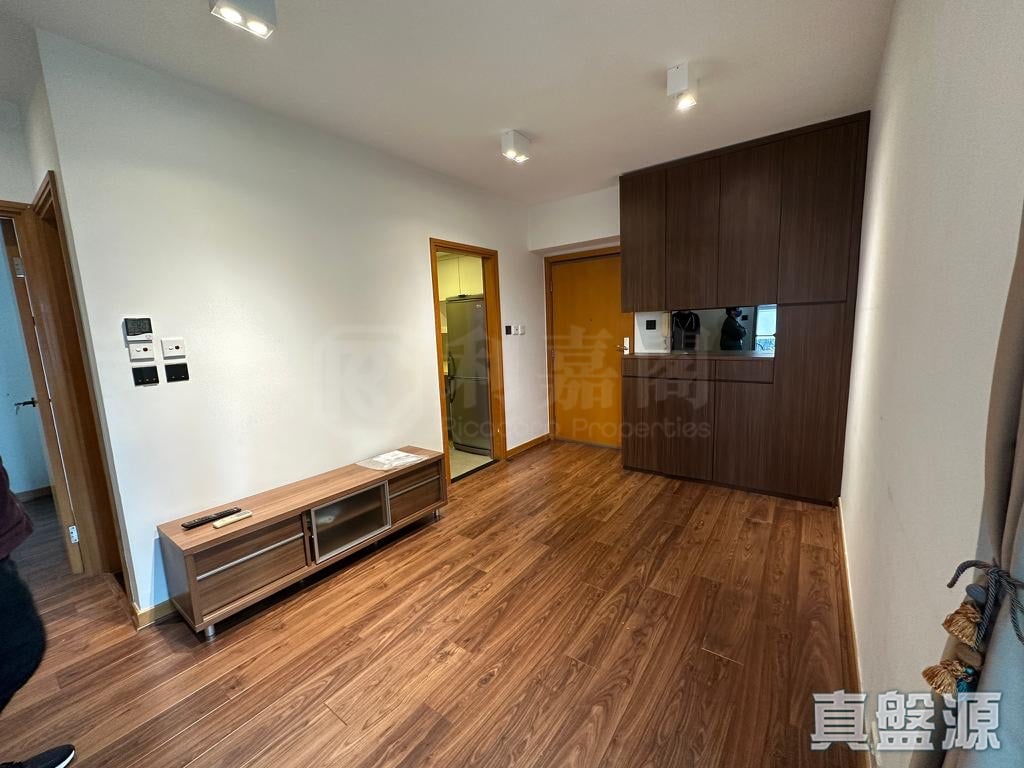 YOHO TOWN 1期 9座 中層 D室 元朗
