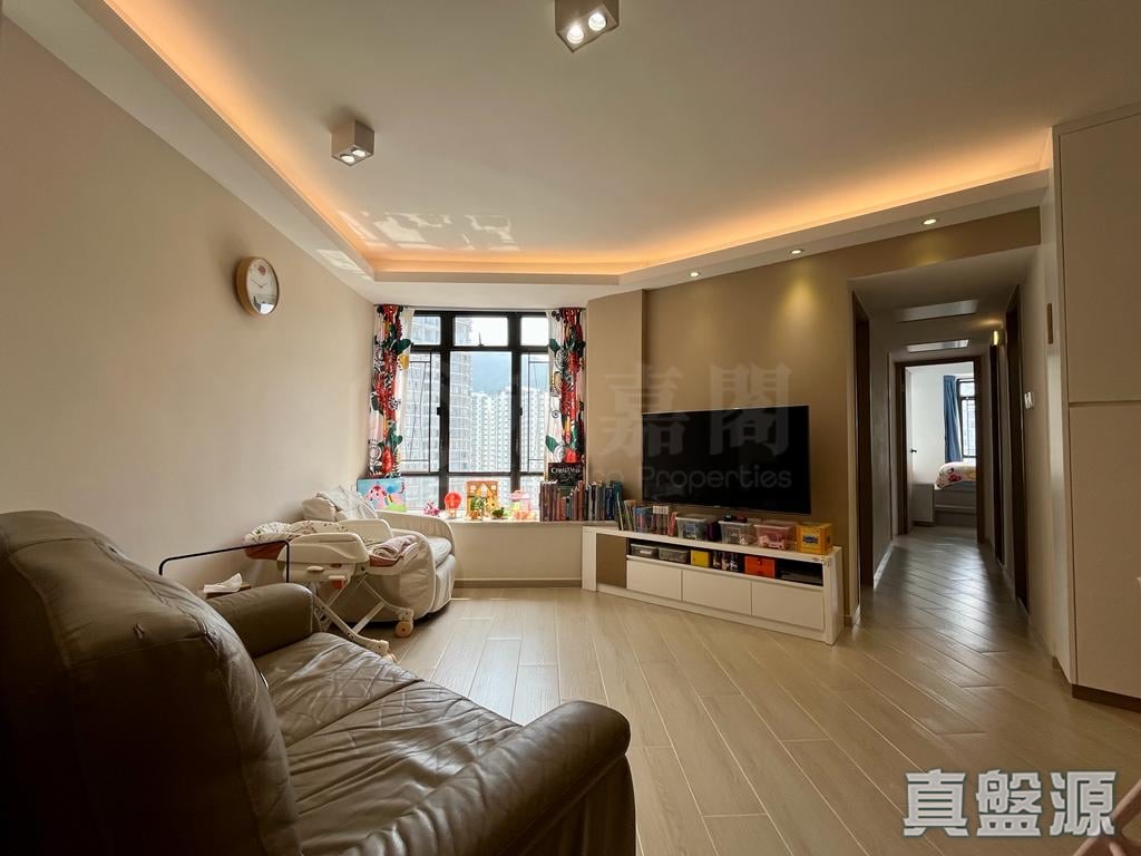 KORNHILL BLOCK R (FLAT 9 - 16) Very High Floor Zone Flat 13 Quarry Bay/Kornhill/Taikoo Shing