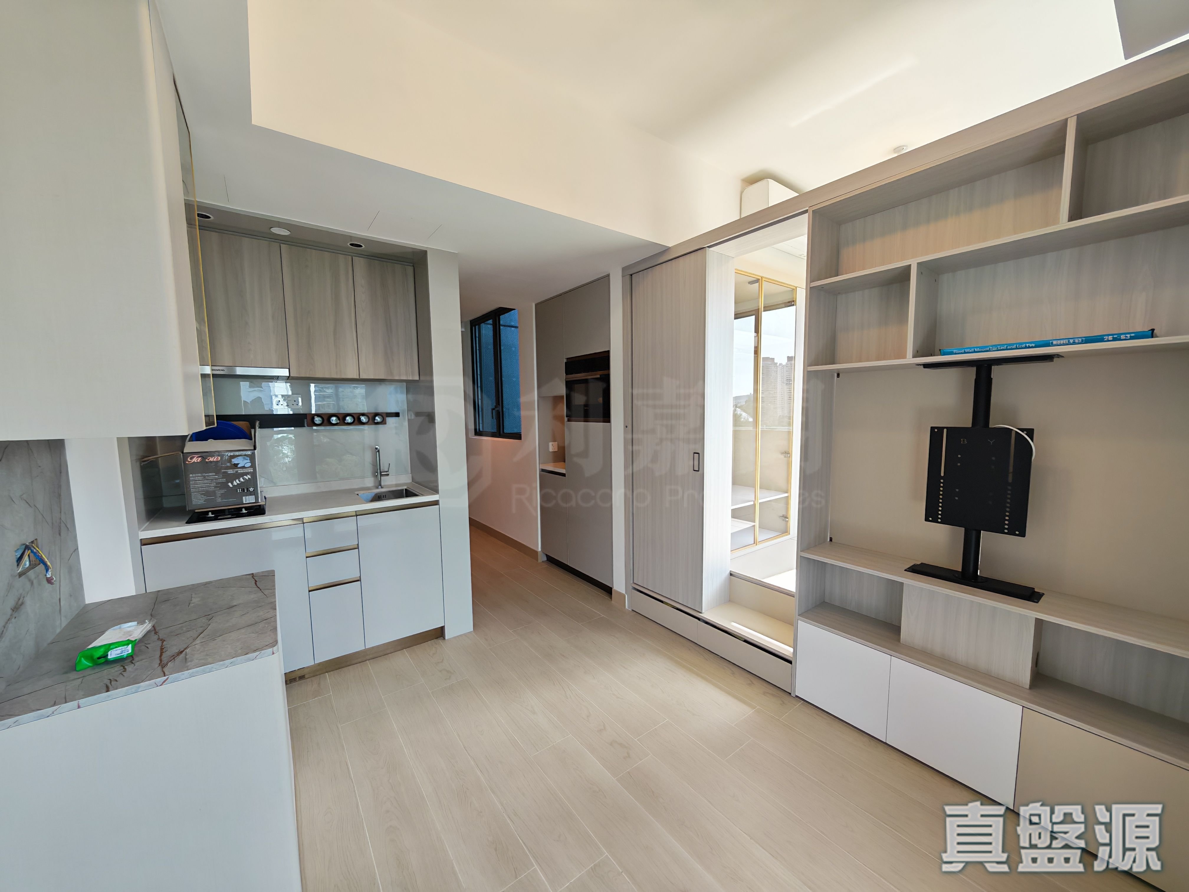 GOLD COAST BAY PHASE 1 THE UPPLAND - Tower 3 High Floor Zone Flat M Sham Tseng/Castle Peak Road