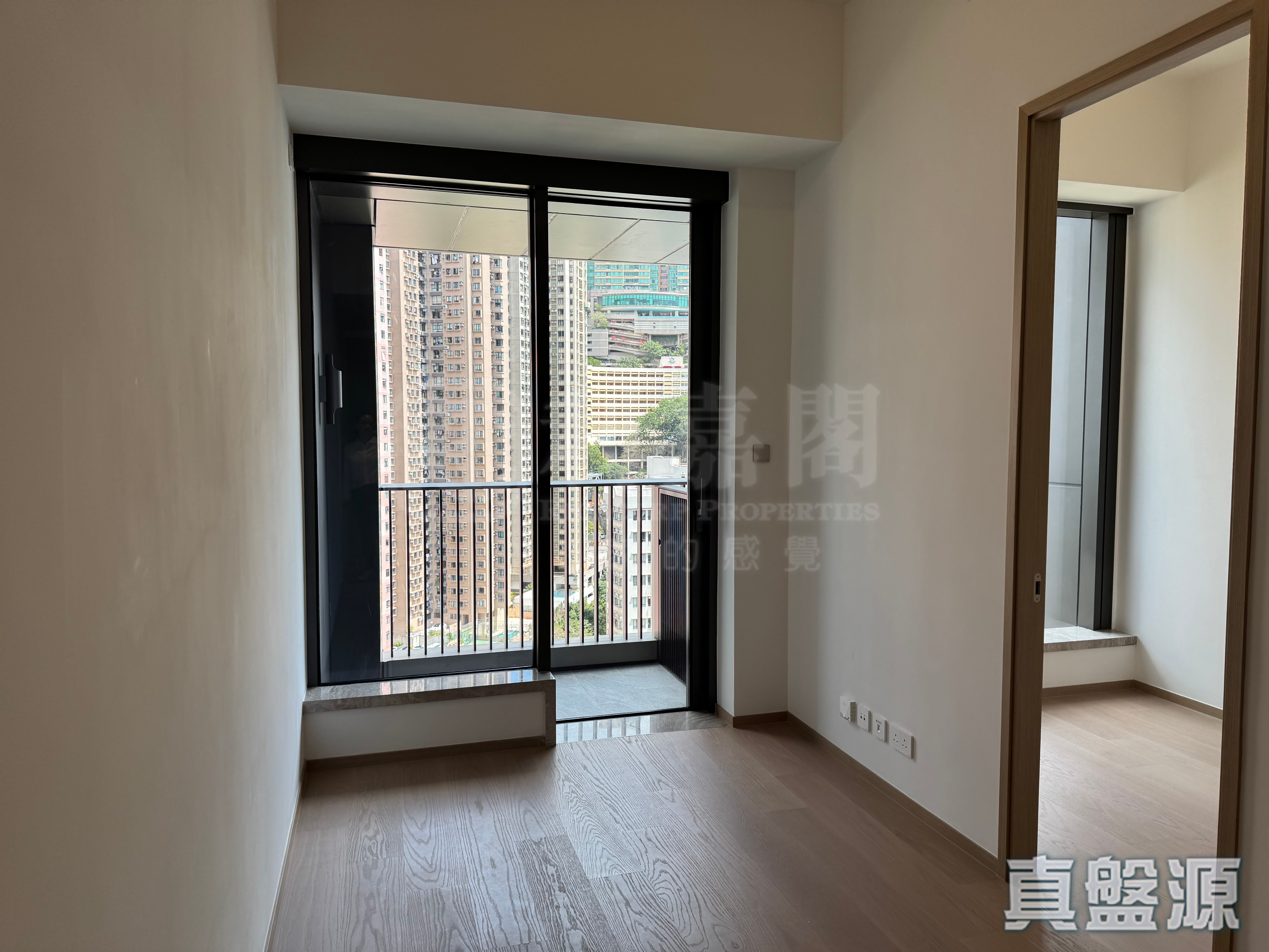 101 KINGS ROAD High Floor Zone Flat B North Point/North Point Mid-Levels