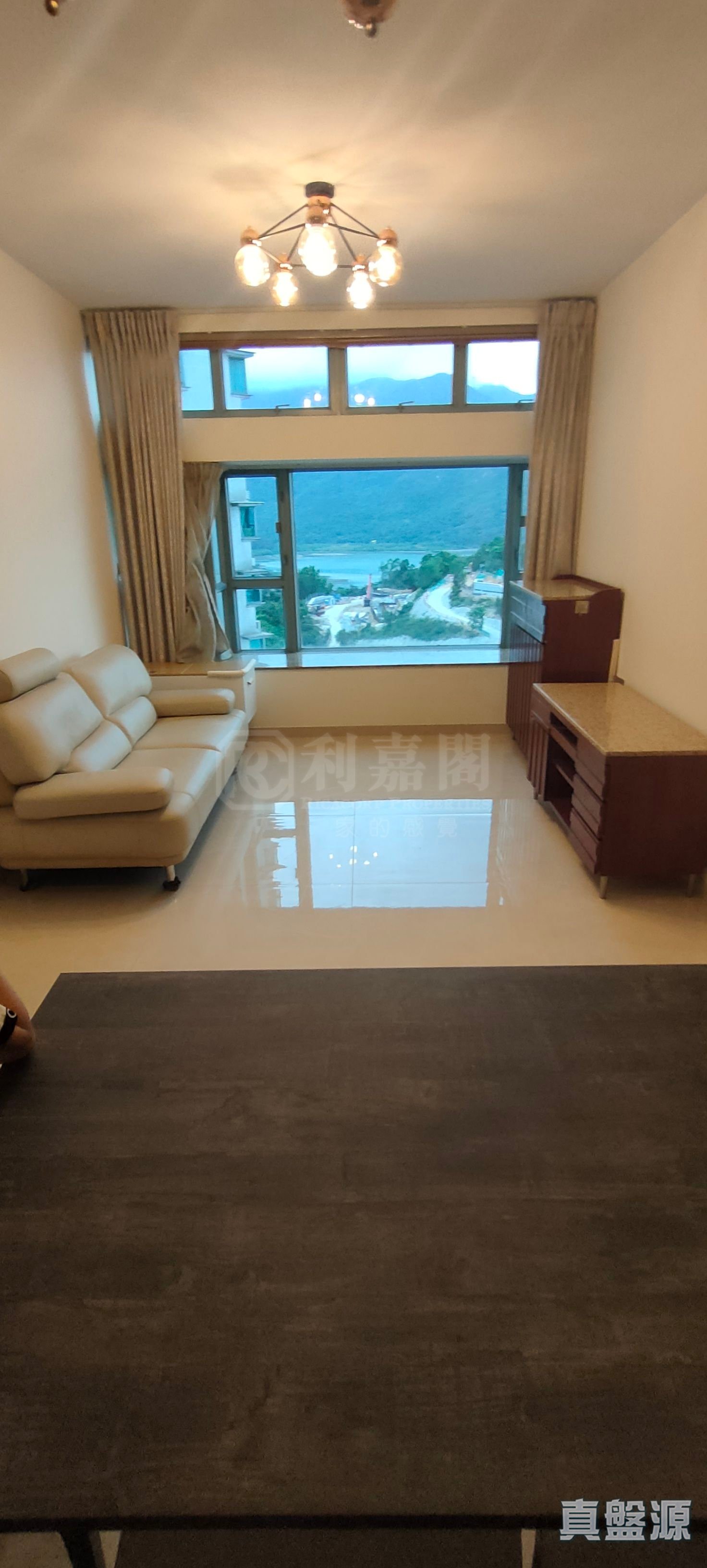 東堤灣畔 2期 8座 中層 A室 東涌