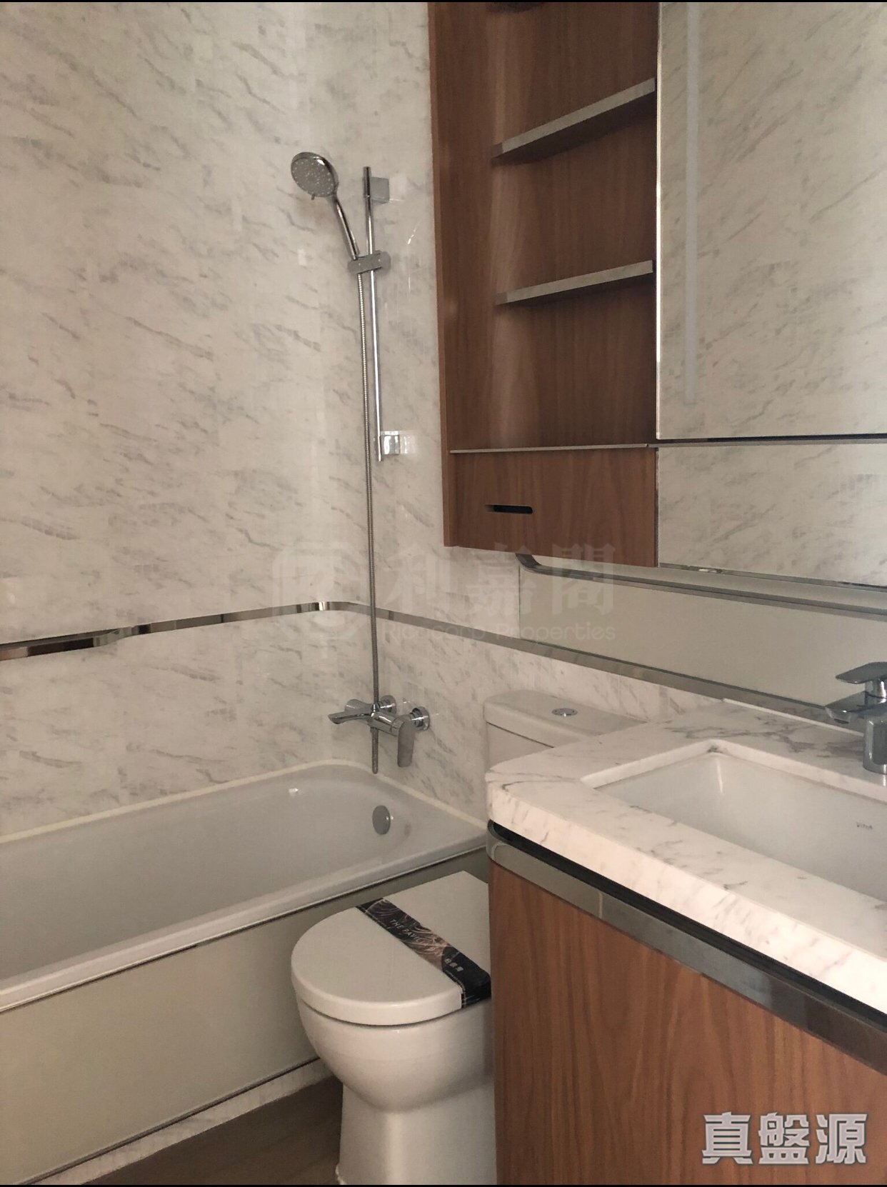 THE PAVILIA BAY TOWER 2B Very High Floor Zone Flat E Tsuen Wan