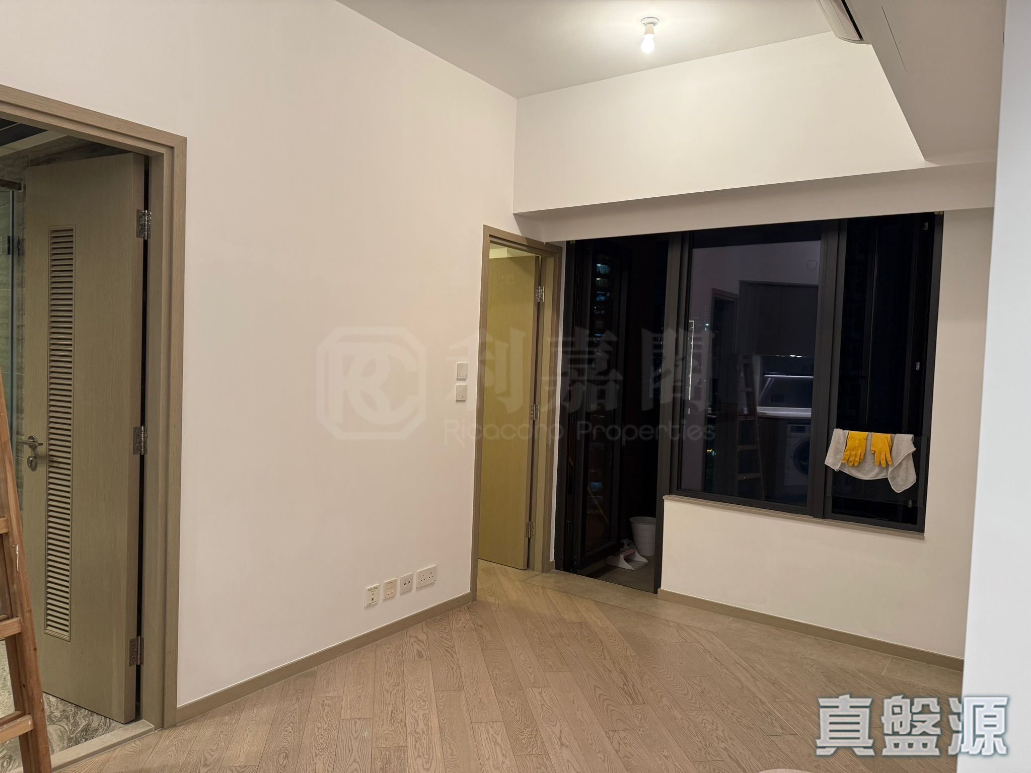 REGENCY BAY PHASE 1 - Tower 2 High Floor Zone Flat A Tuen Mun