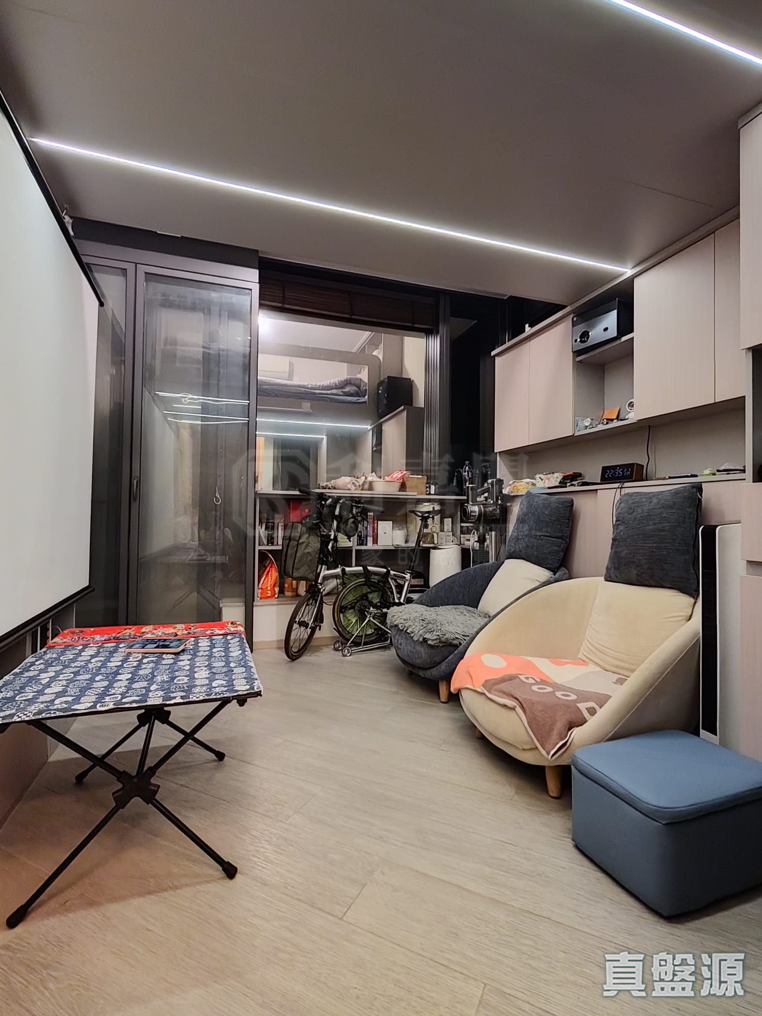 THE ROYALE PHASE 3 SKYPOINT ROYALE - Tower 7 High Floor Zone Flat 11 Sham Tseng/Castle Peak Road