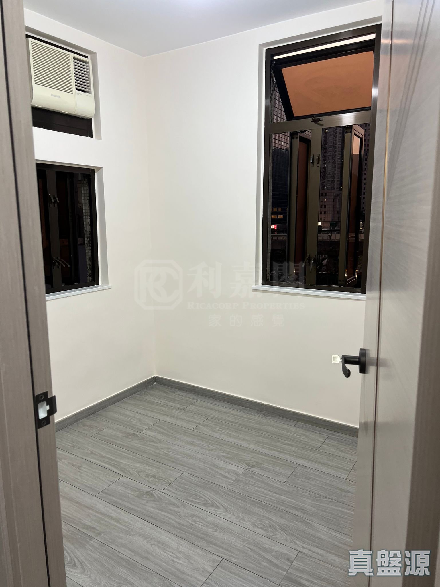 LUK YEUNG SUN CHUEN BLOCK F Low Floor Zone Flat 05 Tsuen Wan