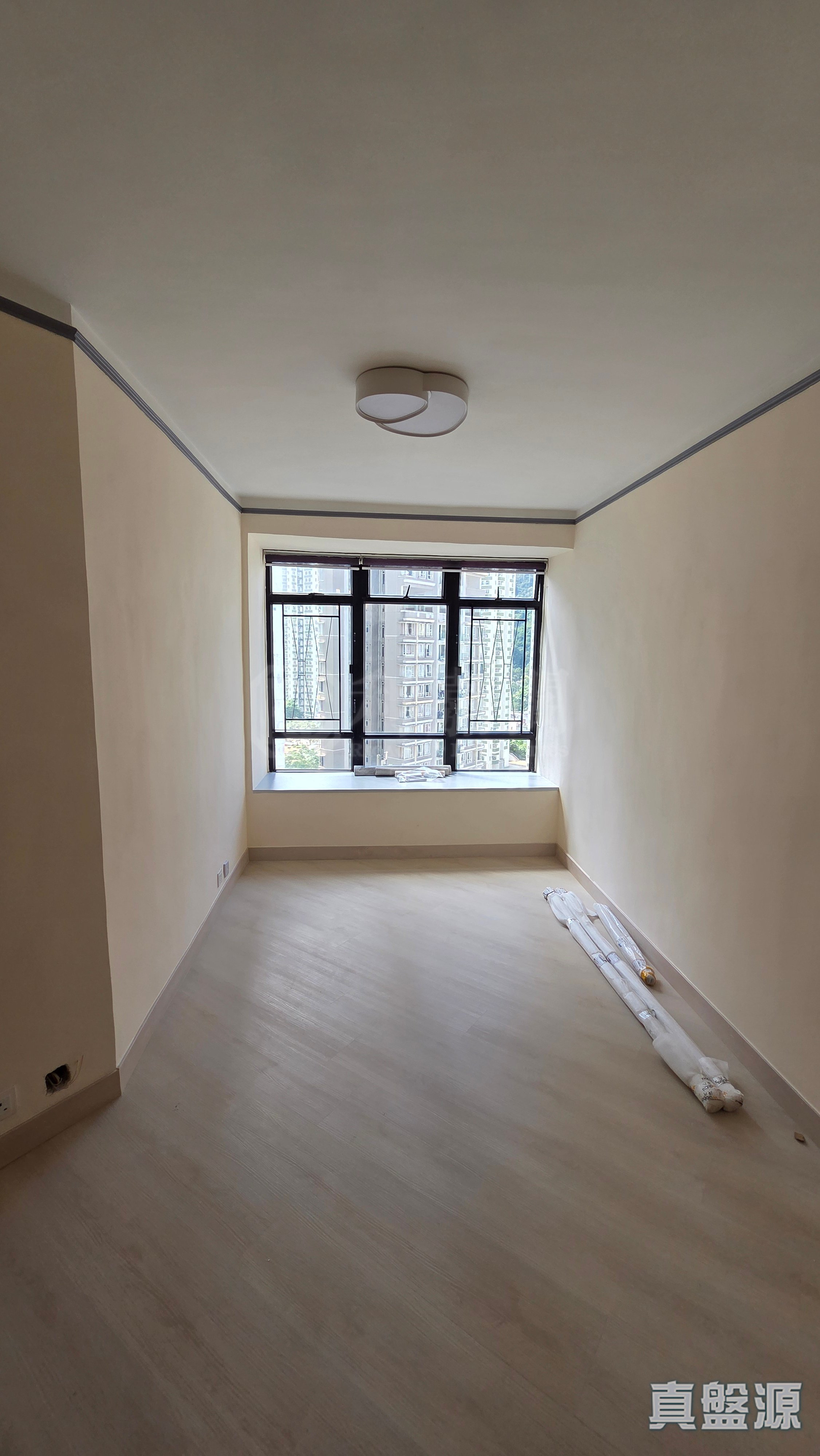 KORNHILL BLOCK Q (FLAT 9 - 16) High Floor Zone Flat 14 Quarry Bay/Kornhill/Taikoo Shing