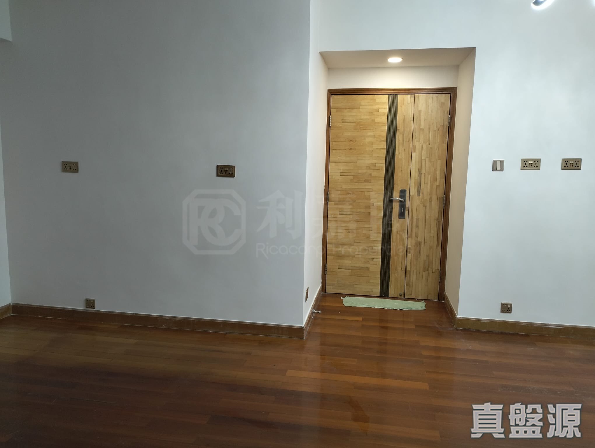 华景山庄 20座 高层 D室 美孚/华景