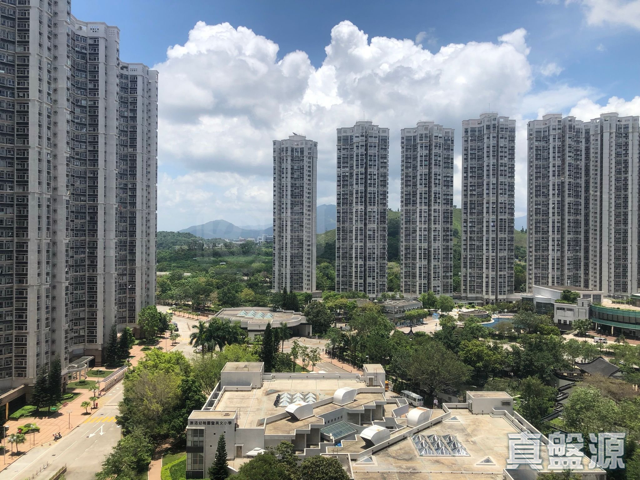 KINGSWOOD VILLAS PHASE 5 LYNWOOD COURT - Block 5 Medium Floor Zone Tin Shui Wai
