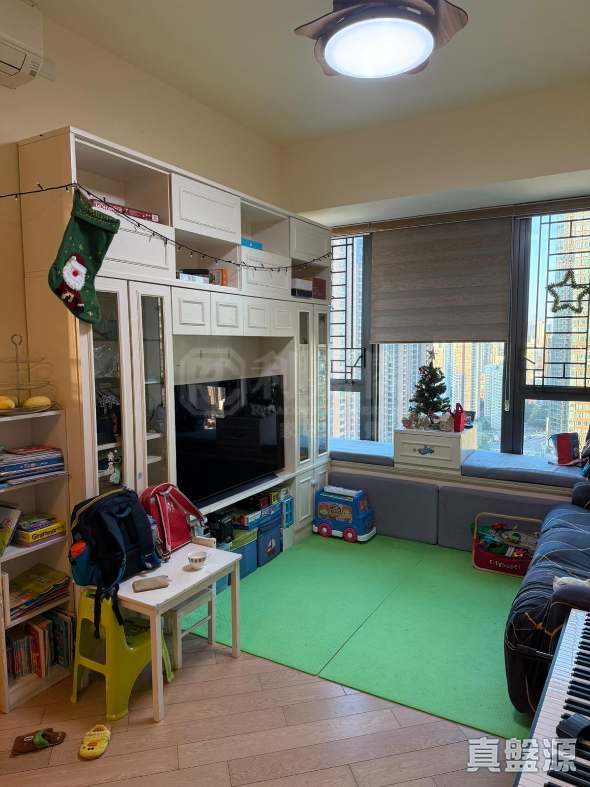 GRAND YOHO PHASE 1 - Tower 10 High Floor Zone Flat C Yuen Long