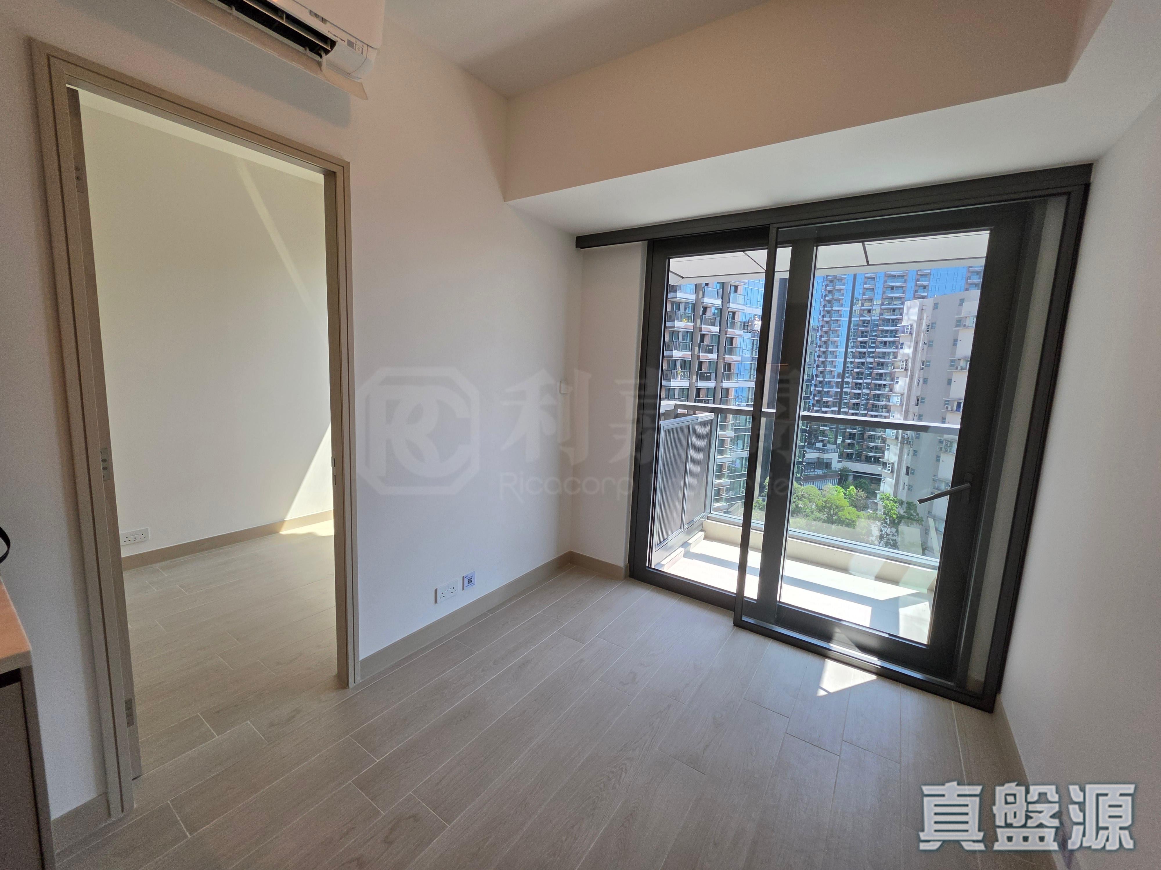 GOLD COAST BAY PHASE 2 THE RESERVE - Tower 1 (1b) High Floor Zone Flat J Sham Tseng/Castle Peak Road