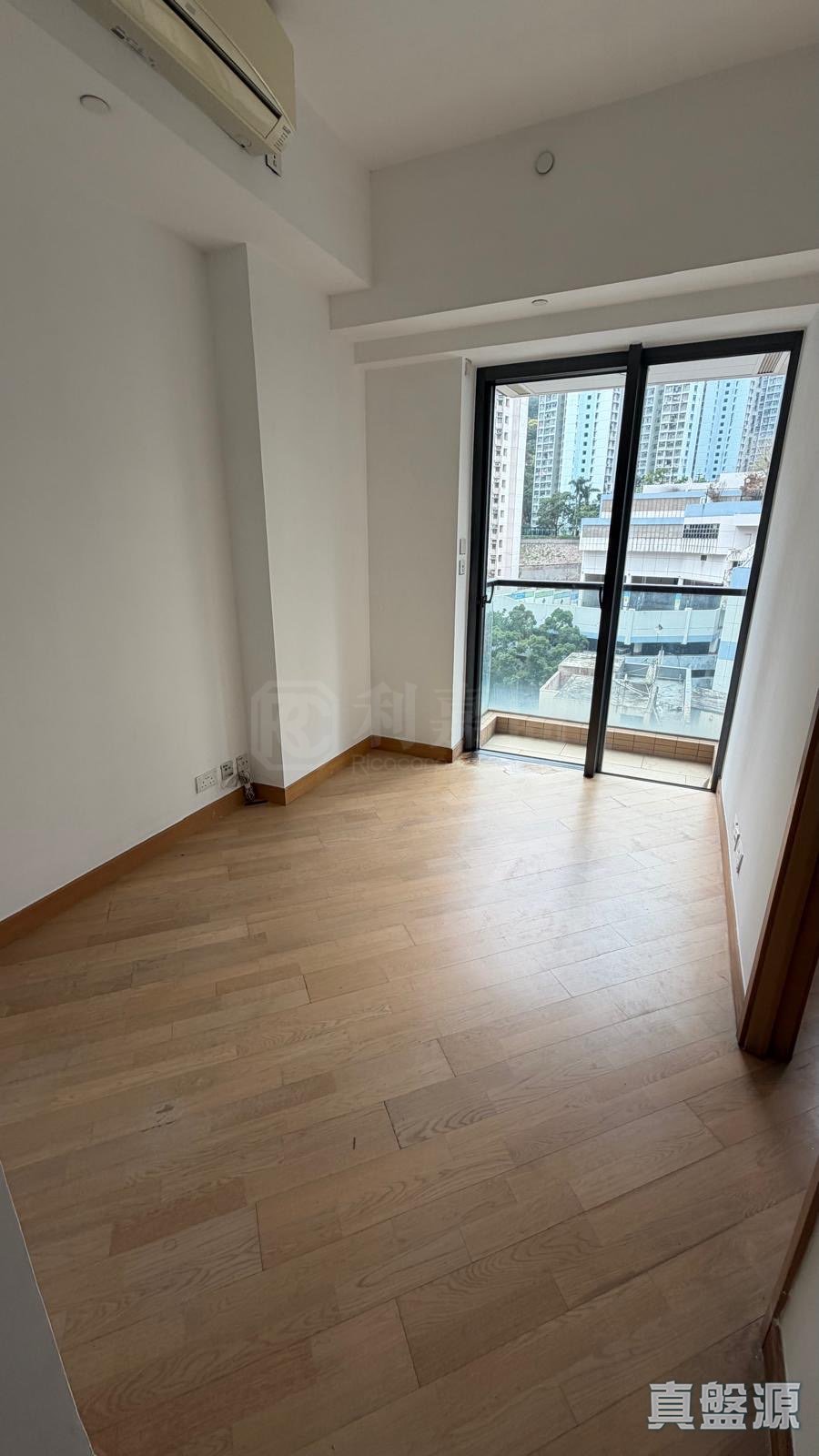 18 UPPER EAST Medium Floor Zone Flat D Sai Wan Ho/Shau Kei Wan