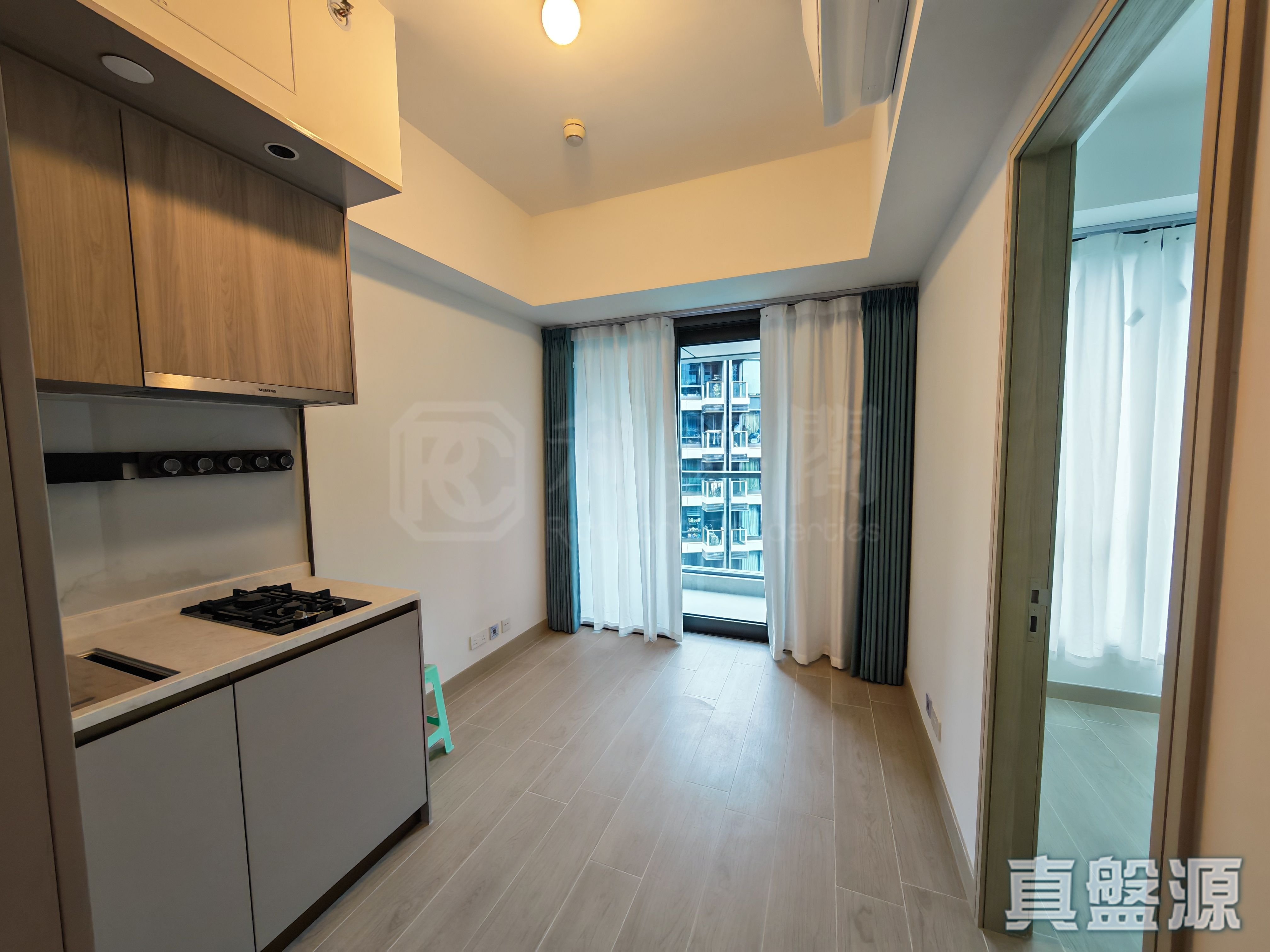 GOLD COAST BAY PHASE 1 THE UPPLAND - Tower 5b High Floor Zone Flat M Sham Tseng/Castle Peak Road