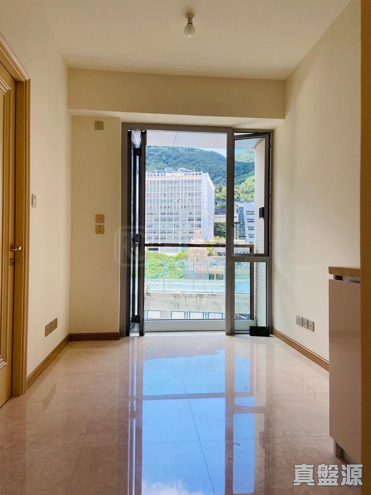 薄扶林道63号 2座 (EMERALD HOUSE) 中层 C室 西半山