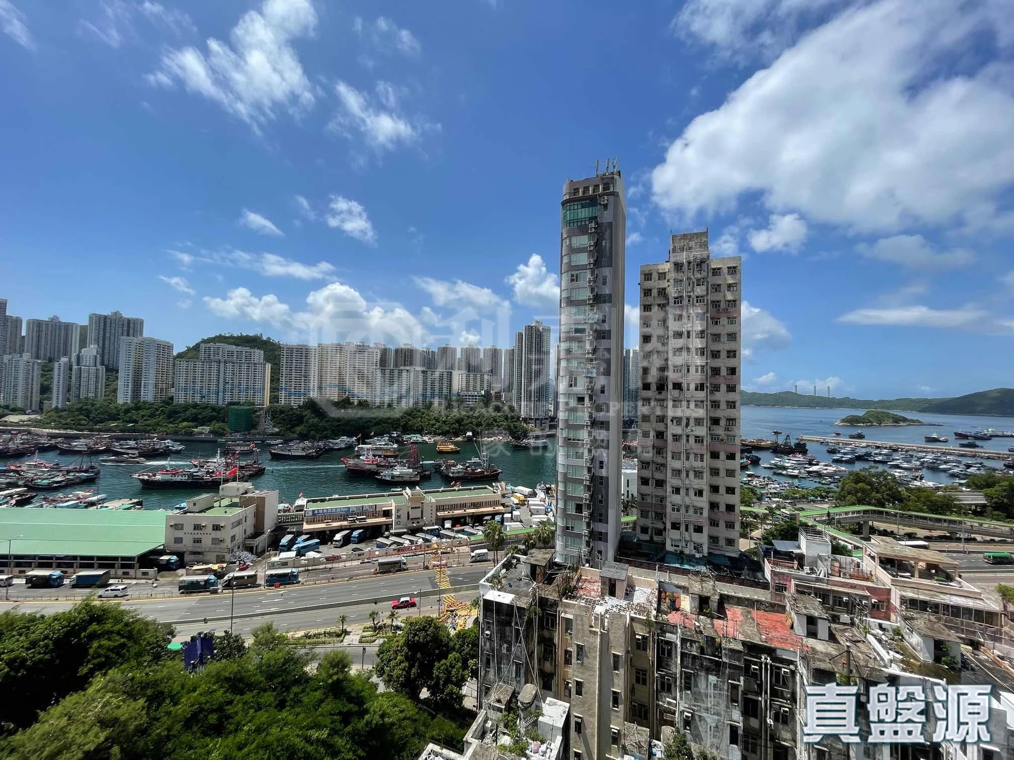SOUTH COAST Medium Floor Zone Flat E Aberdeen/Tin Wan
