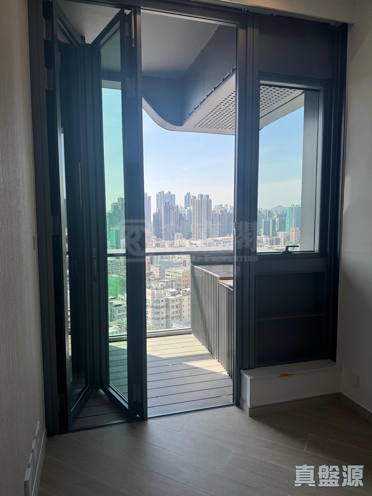 曉柏峰 A座 極高層 A11室 西九龍