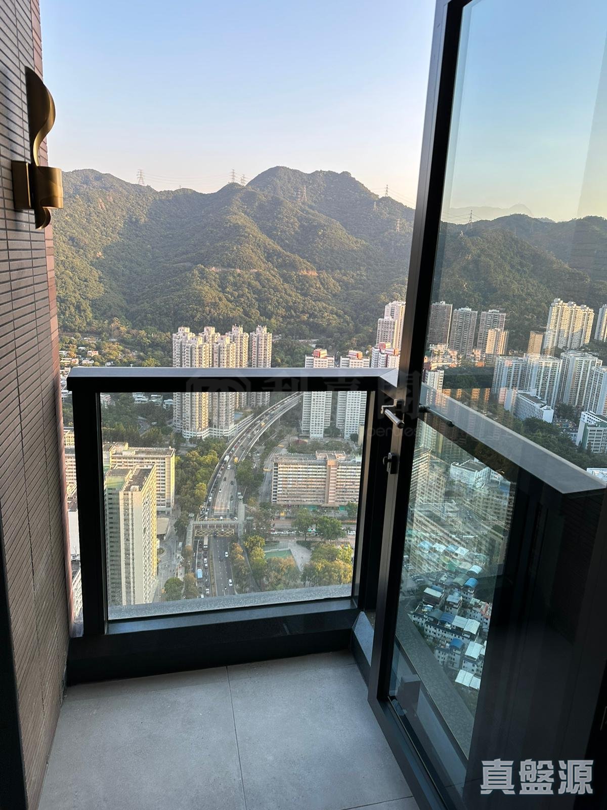 THE PAVILIA FARM PHASE 2 - Tower 7 (7a) Very High Floor Zone Flat B Tai Wai