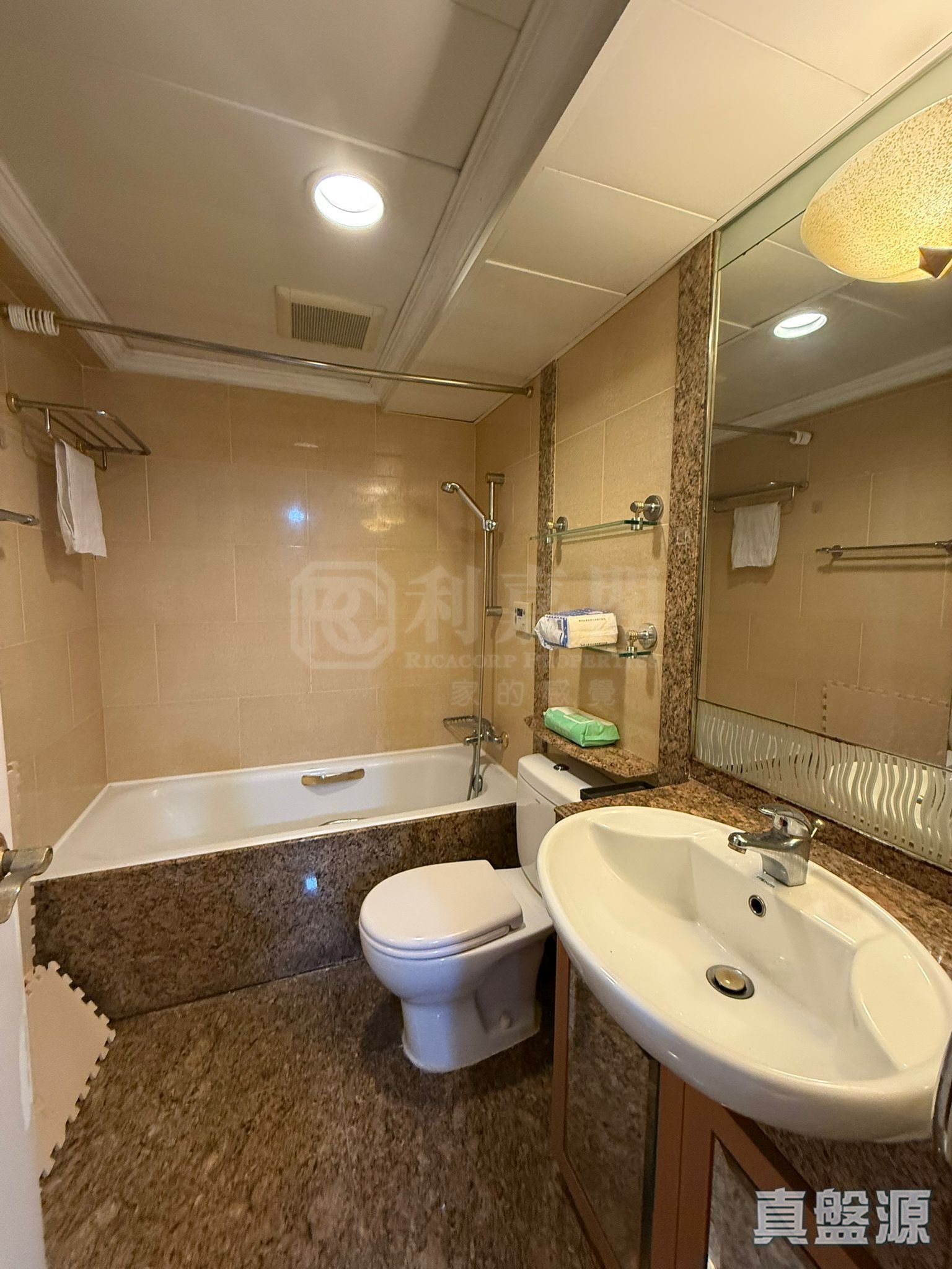 凱帆軒 2座 極高層 F室 奧運站/南昌