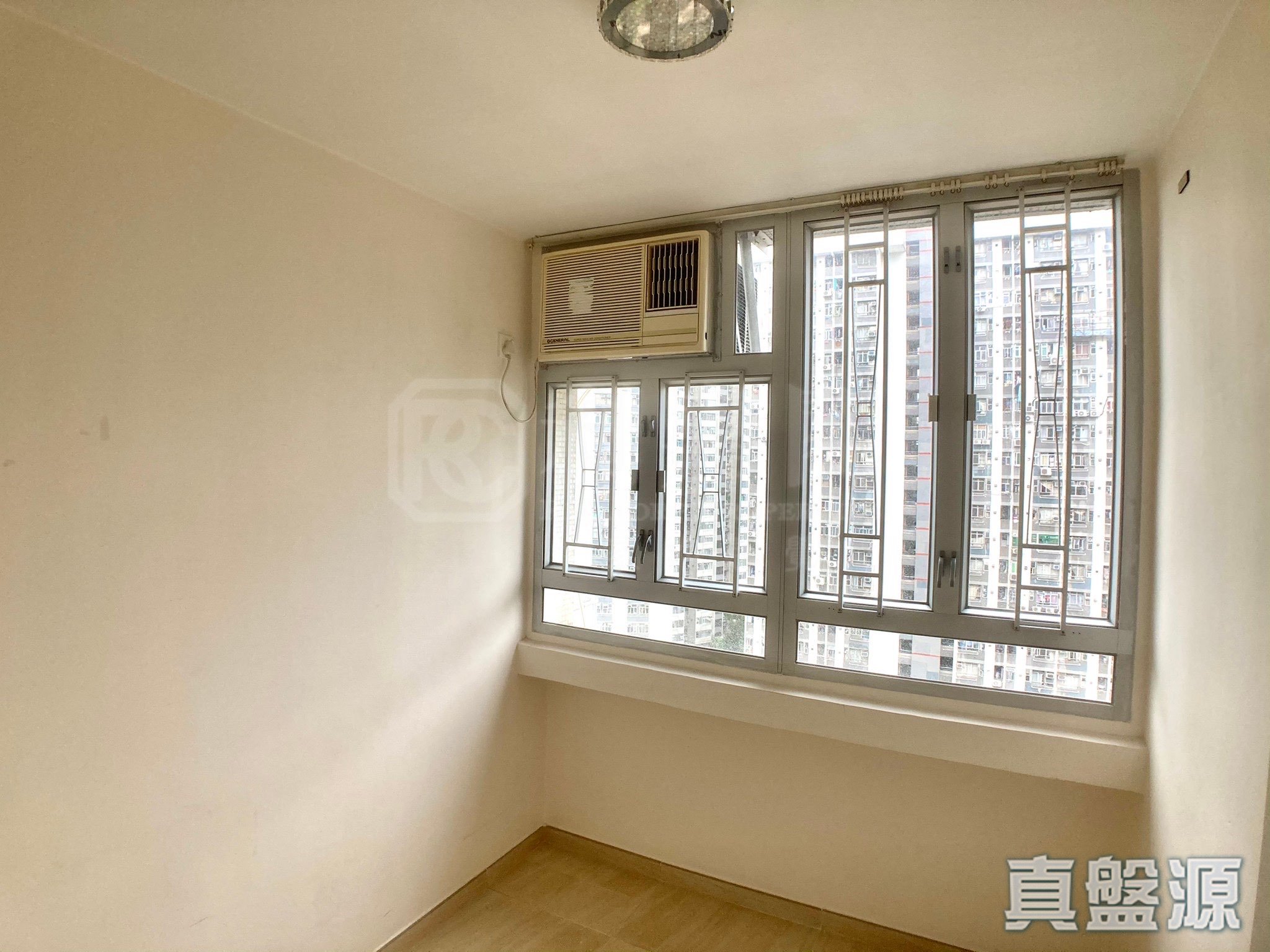 朗屏邨 镜屏楼 高层 7室 元朗