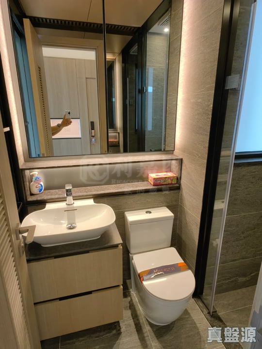 undefined FLOOR 18 FLAT L