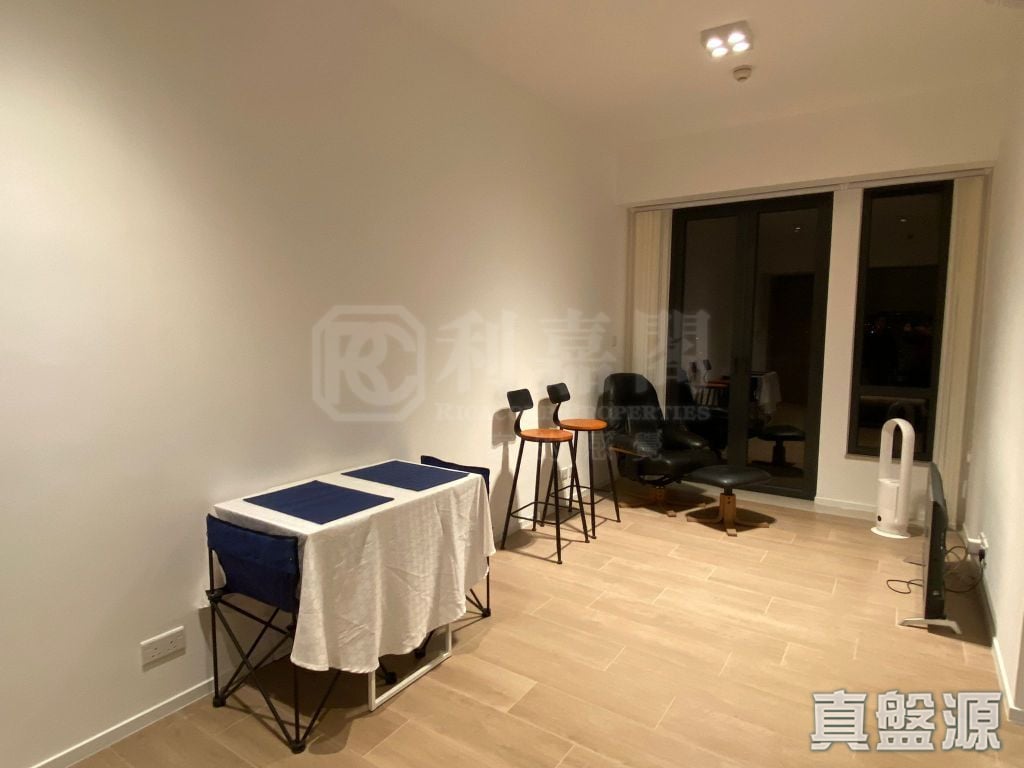 OMA BY THE SEA TOWER 2 Low Floor Zone Flat A9 Sham Tseng/Castle Peak Road