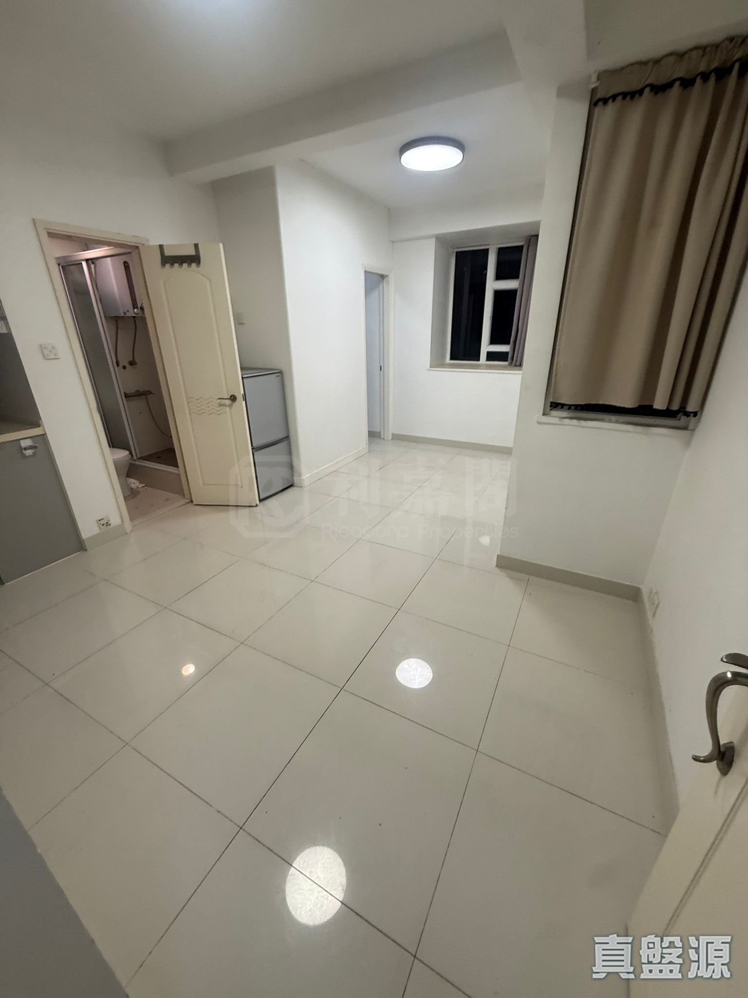 SHUN FAI BUILDING High Floor Zone Flat D Kowloon Station/Tsim Sha Tsui/Jordan