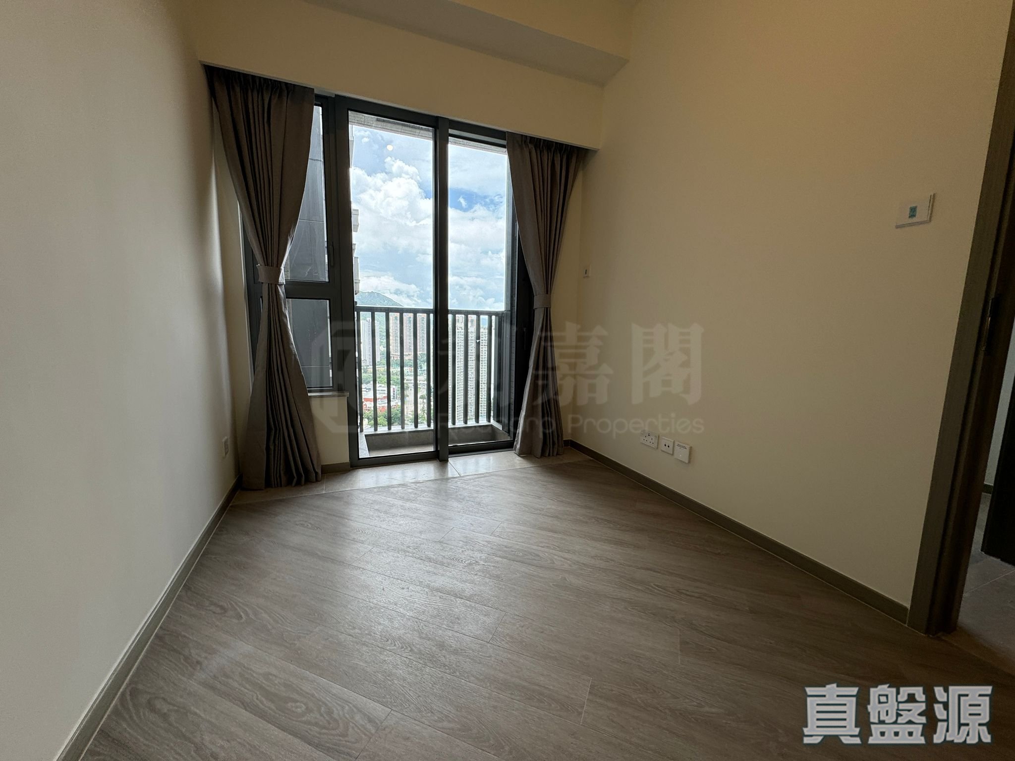 NOVO LAND 2A期 Arreso 3座 极高层 F室 屯门