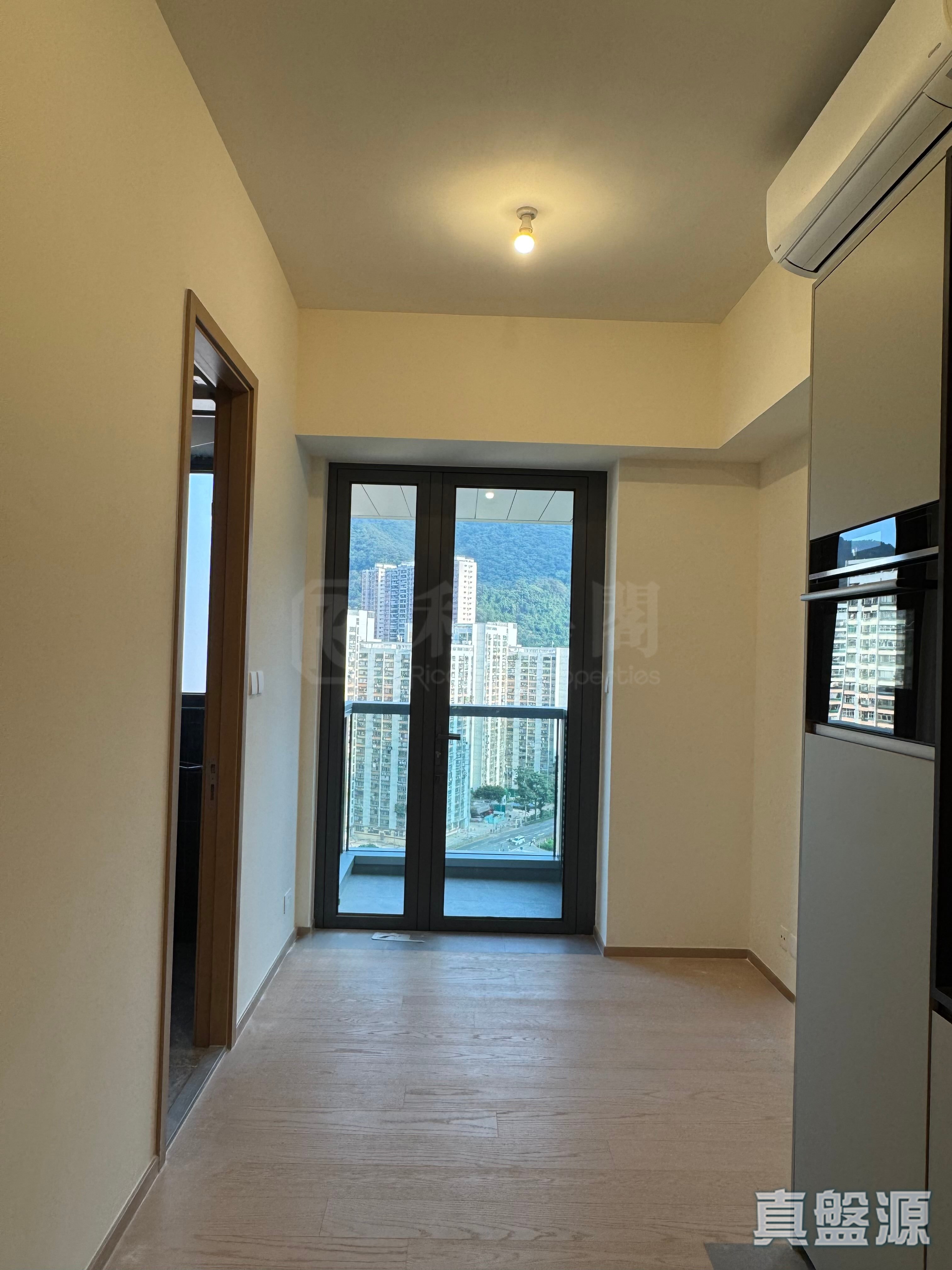 UNI RESIDENCE 高層 E室 大圍