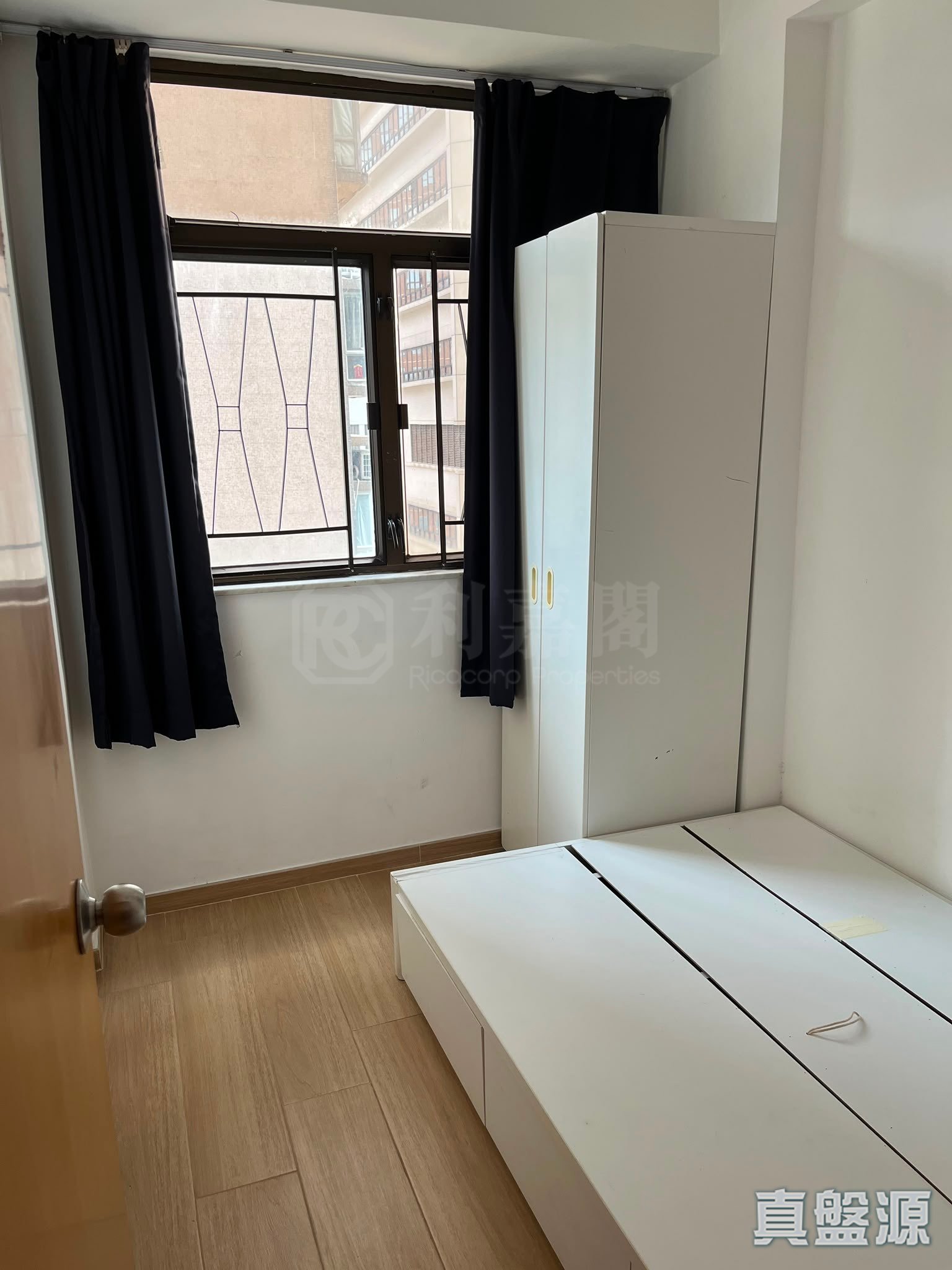 KONG CHIAN TOWER BLOCK 1 High Floor Zone Flat C Central/Sheung Wan/Western District