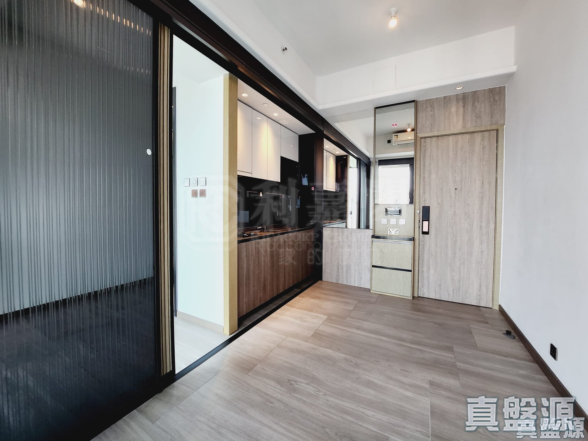 TWO．ARTLANE Very High Floor Zone Flat C Central/Sheung Wan/Western District
