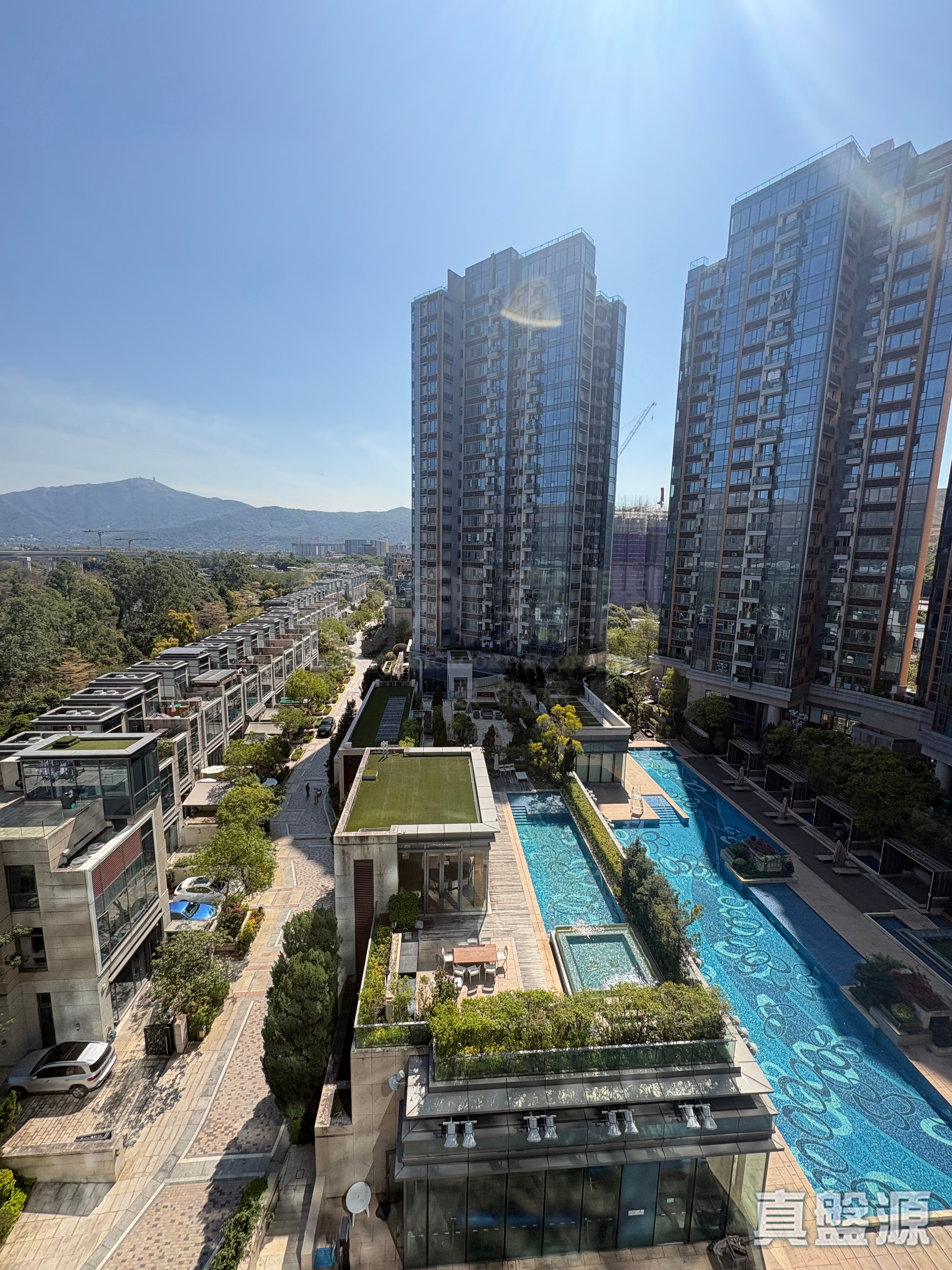 尔峦 茵罗洛斯大道 1座 中层 A室 元朗