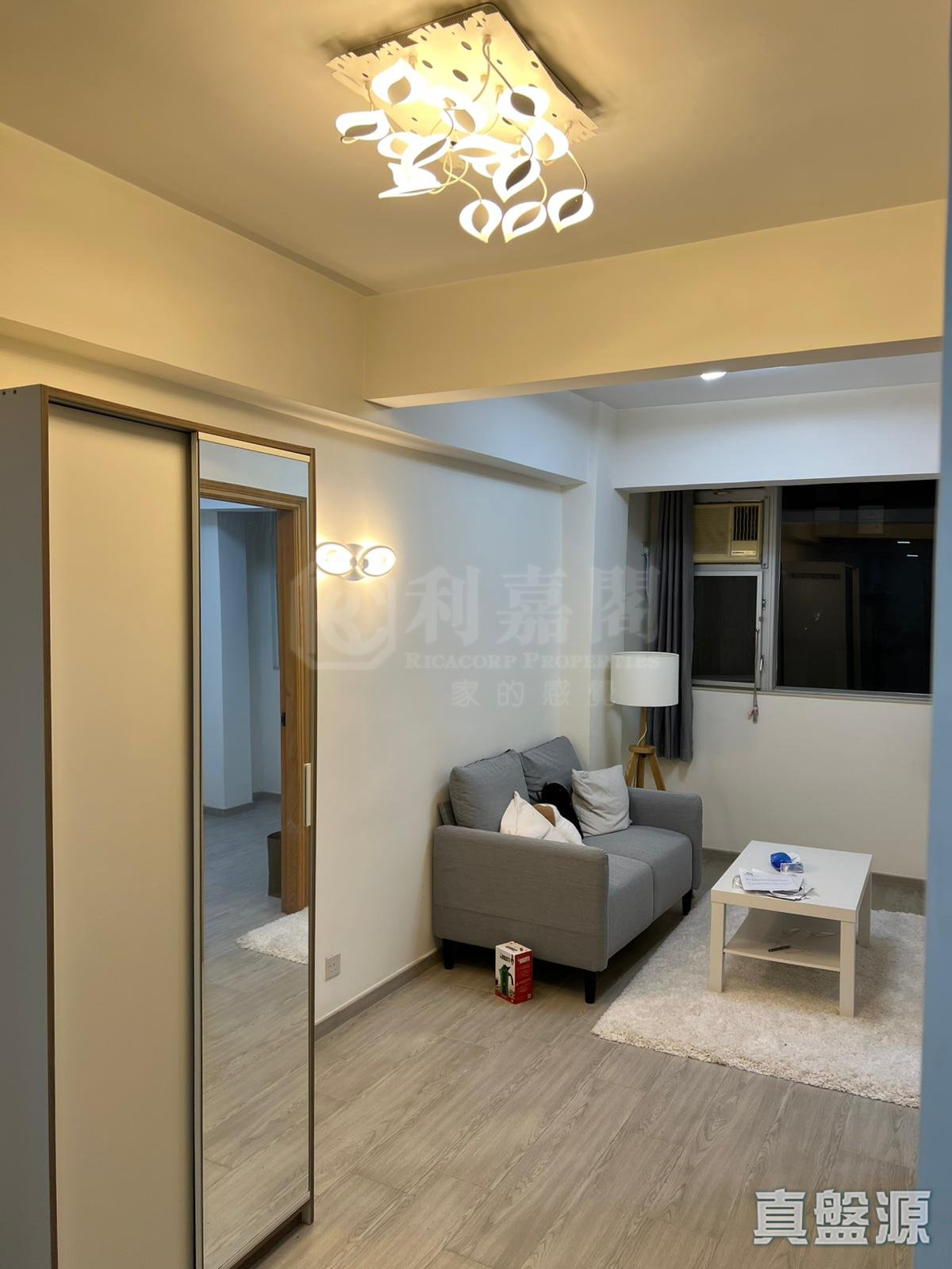 34-36 ABERDEEN STREET Medium Floor Zone Central/Sheung Wan/Western District