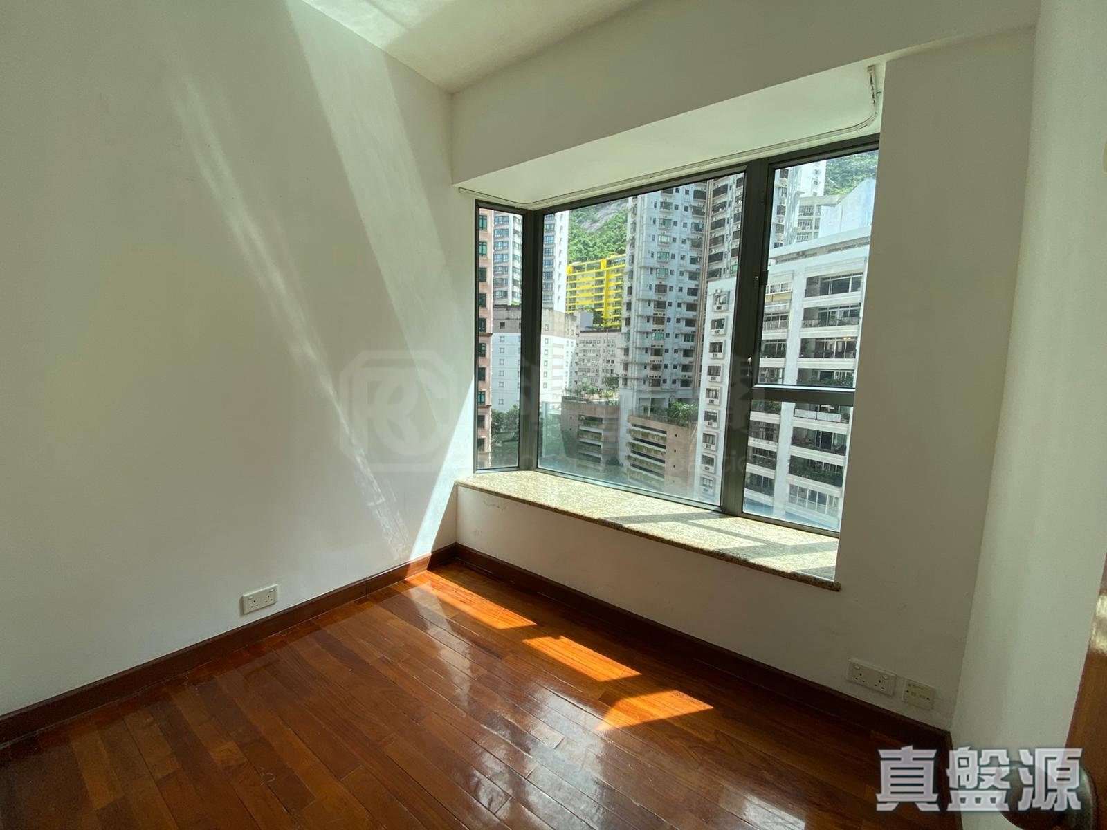 辉煌豪园 低层 F室 西半山