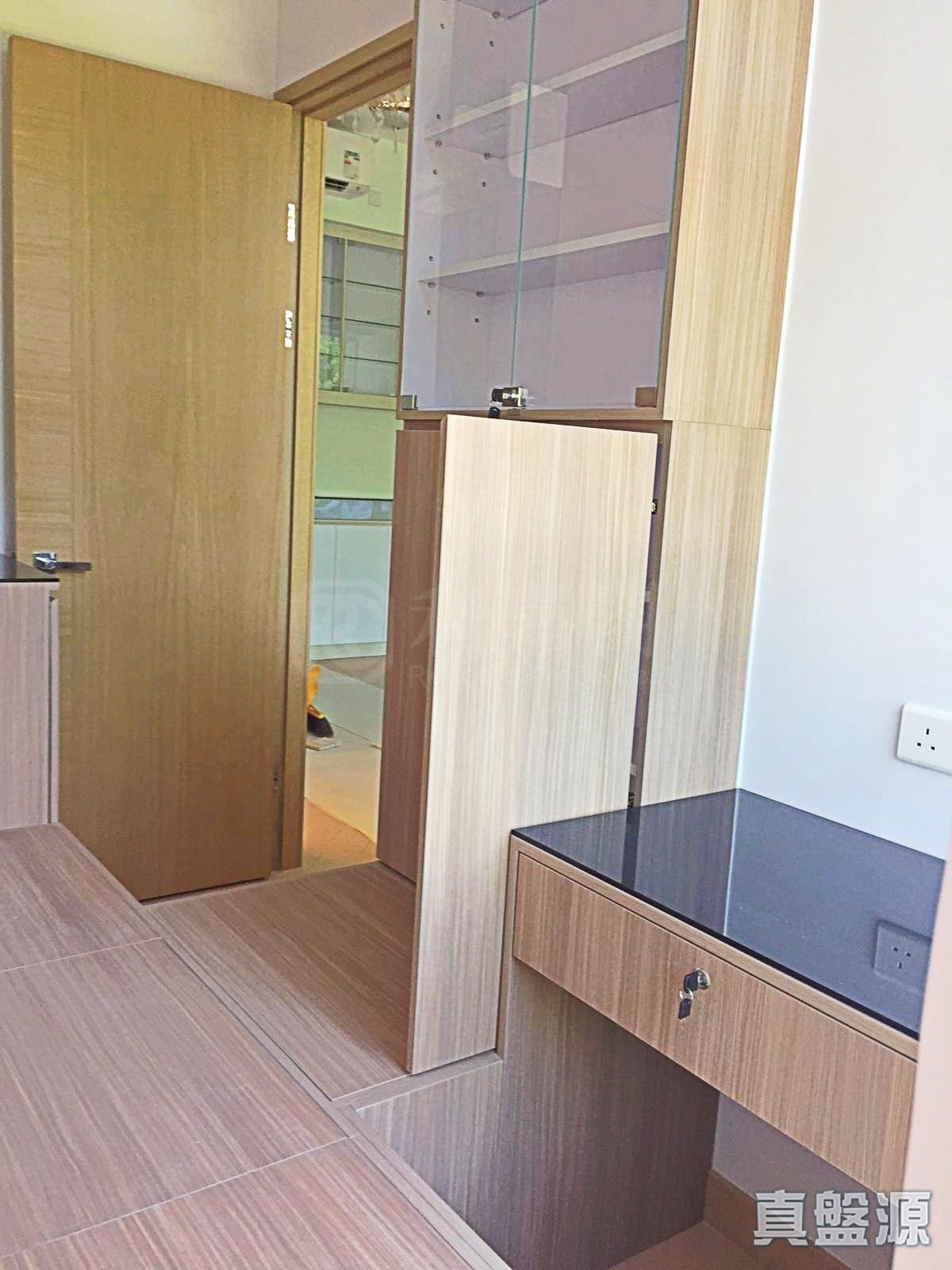 逸珑海滙 1座 中层 J室 西贡