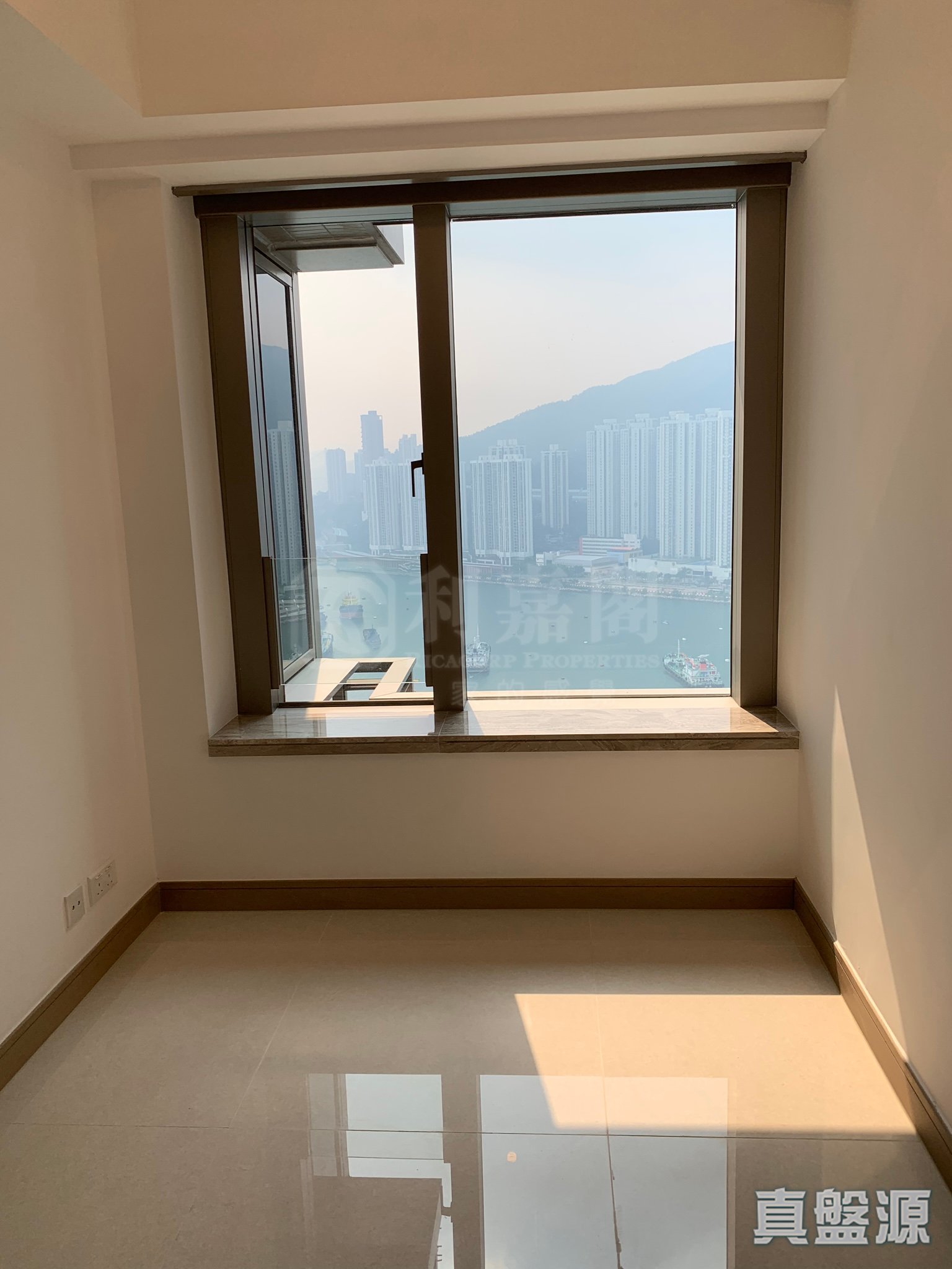 海之恋 3期A 海之恋．爱炫美 5B座 中层 B室 荃湾