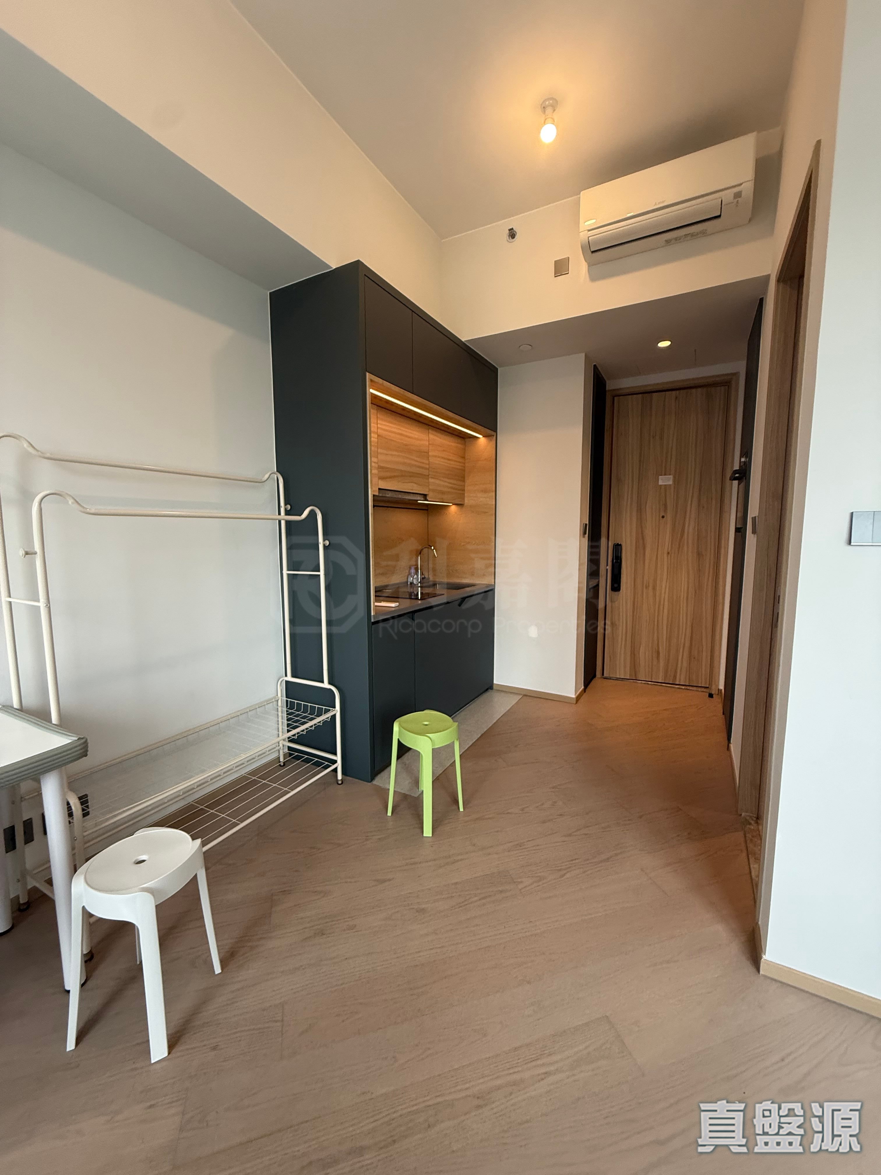 連方 I 高層 E室 西九龍