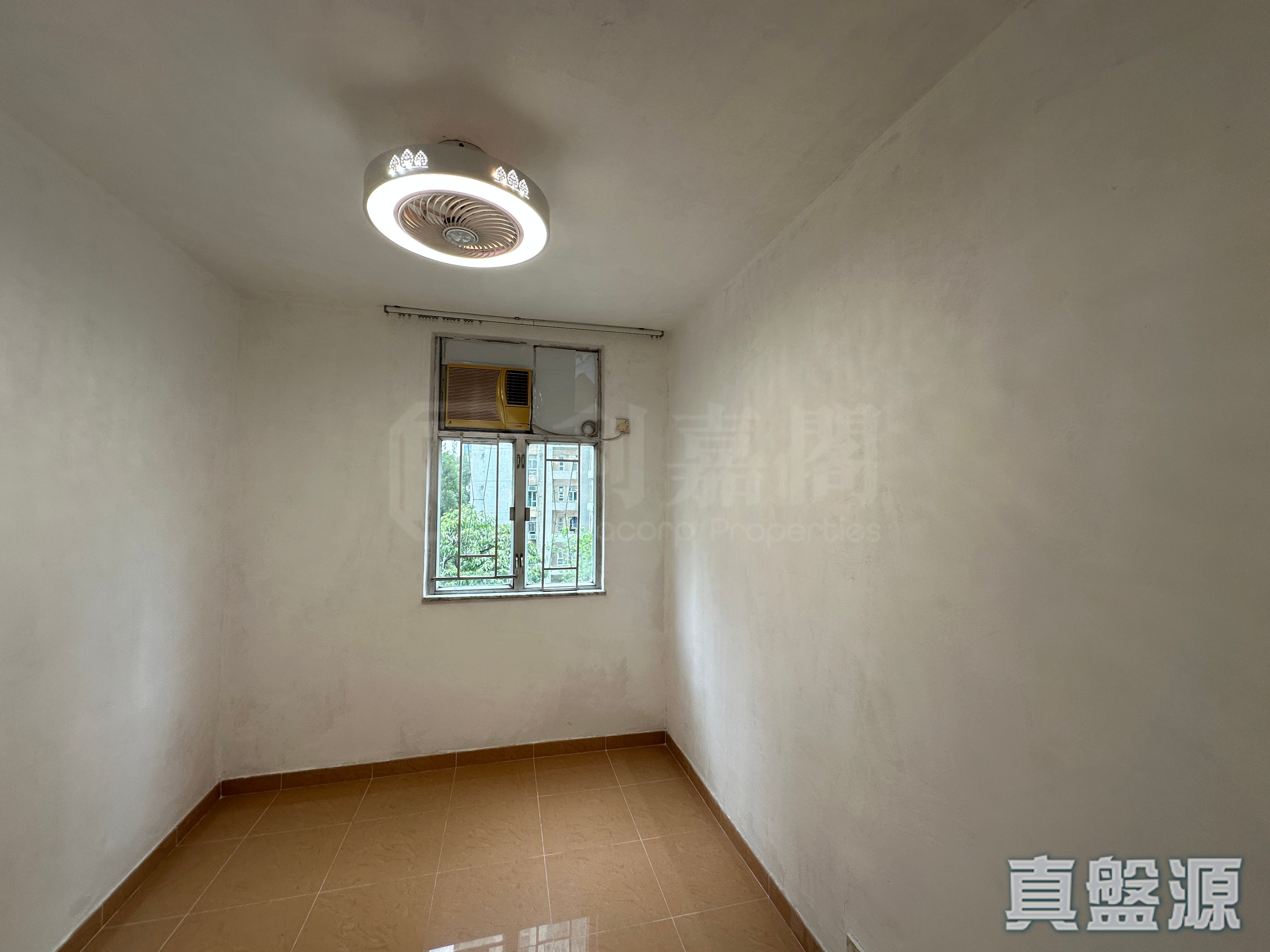 兆安苑 定安阁 (H座) 中层 8室 屯门