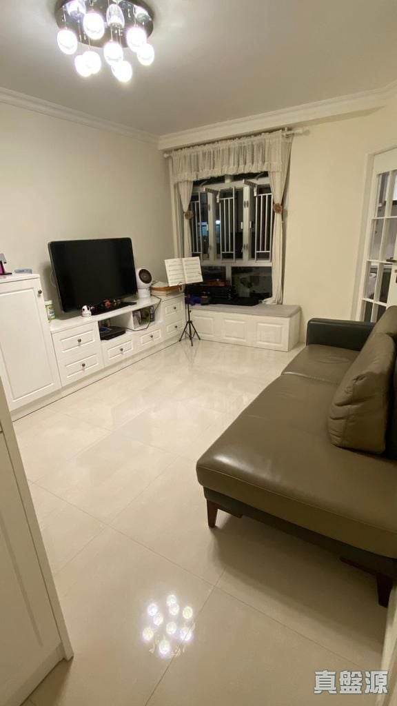 MEI FOO SUN CHUEN PHASE 6 - 2-4 Humbert Street Medium Floor Zone Flat C Mei Foo/Wonderland Villas