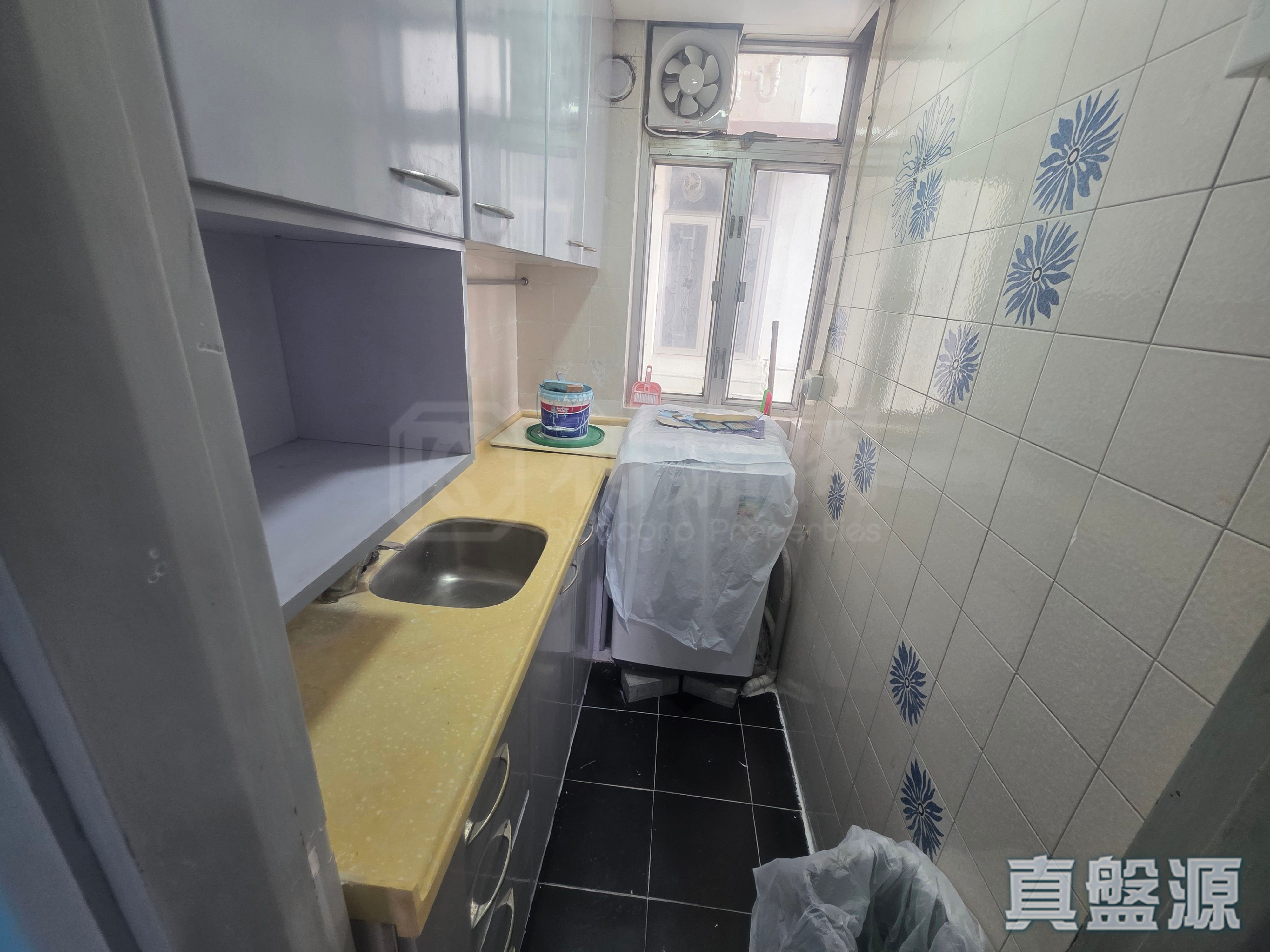 KAR WAH BUILDING Medium Floor Zone Flat E Tuen Mun