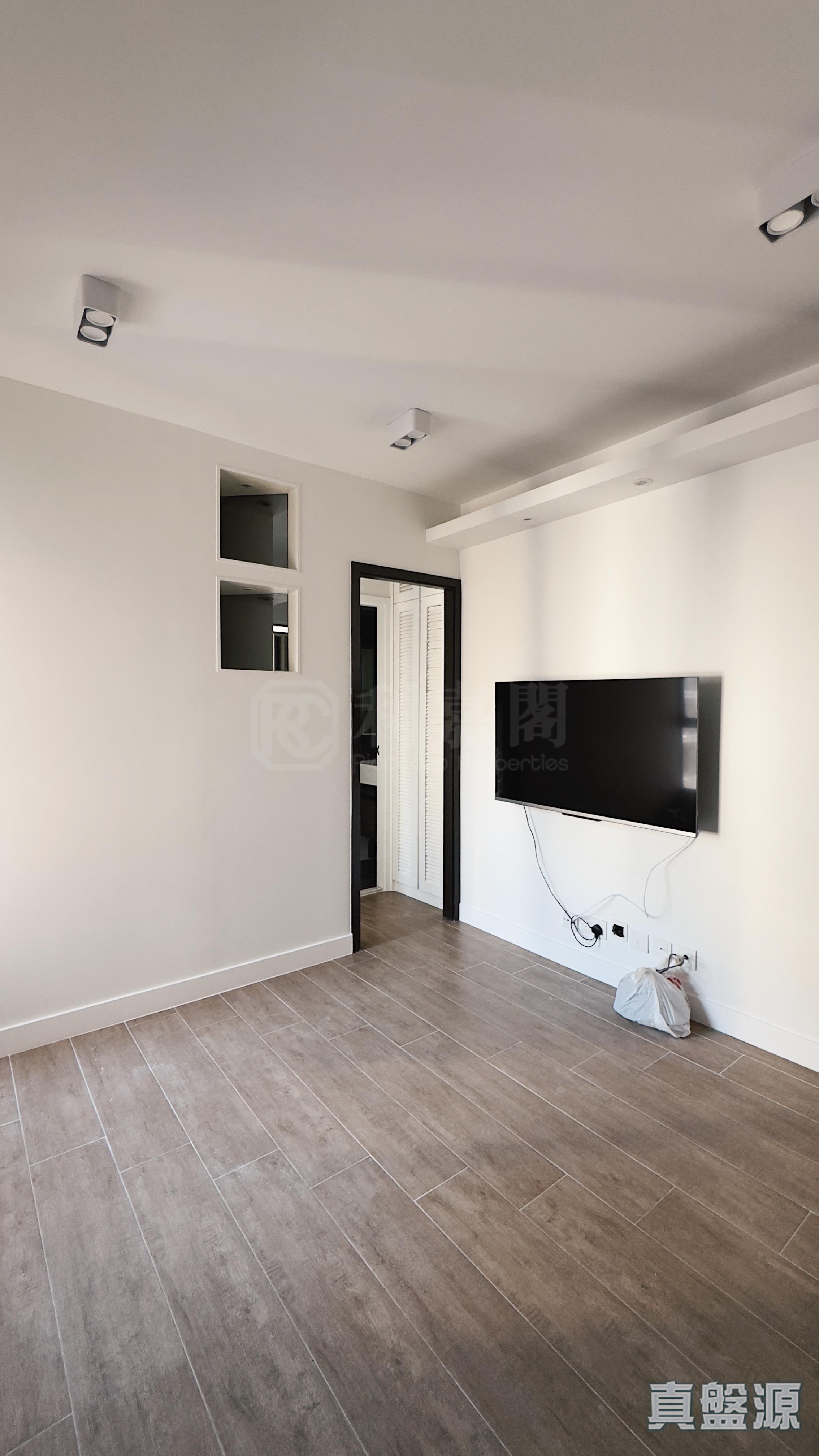 SOUTH VIEW GARDEN High Floor Zone Flat D Aberdeen/Tin Wan