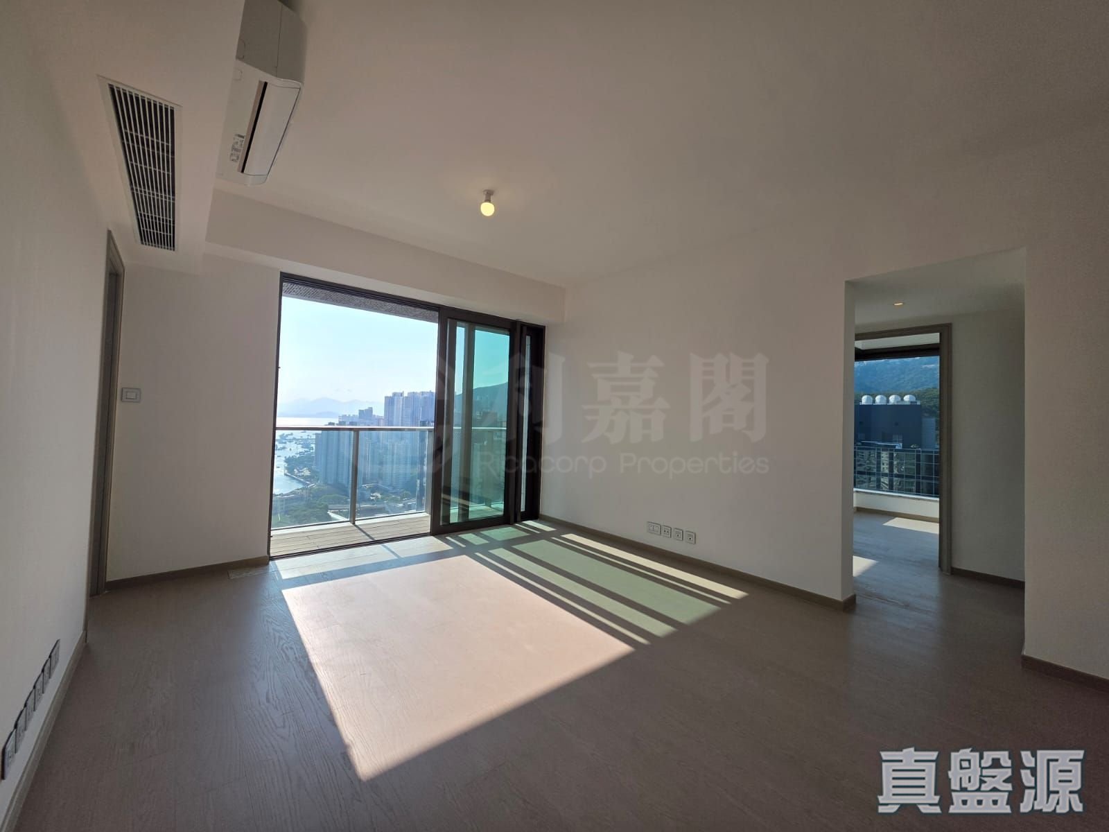 THE SOUTHSIDE PHASE 3B BLUE COAST - Tower 1 (1a) Very High Floor Zone Flat B Wong Chuk Hang/Sham Wan