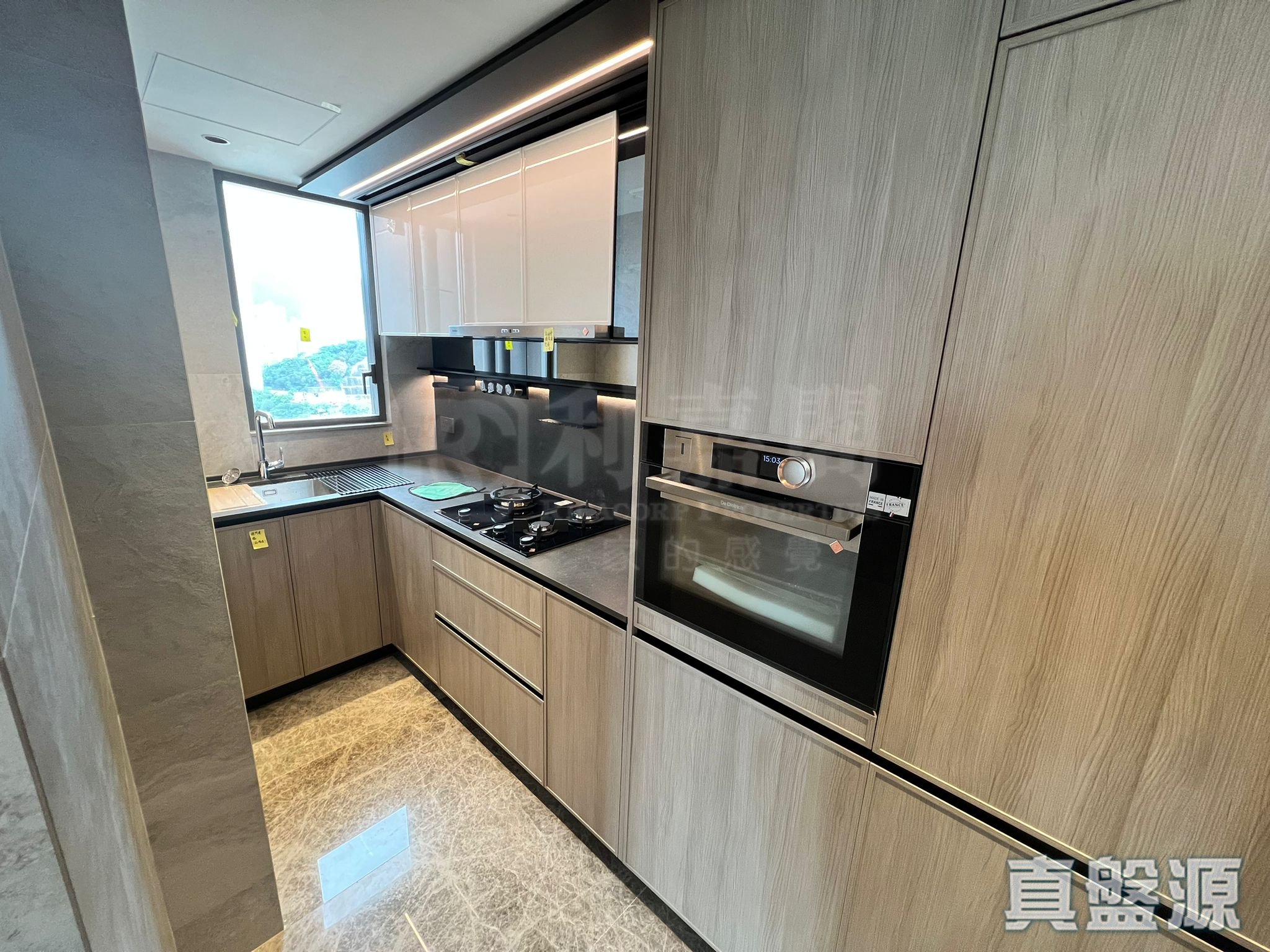 SUTTON High Floor Zone Flat A To Kwa Wan/Kowloon City/Kai Tak/San Po Kong