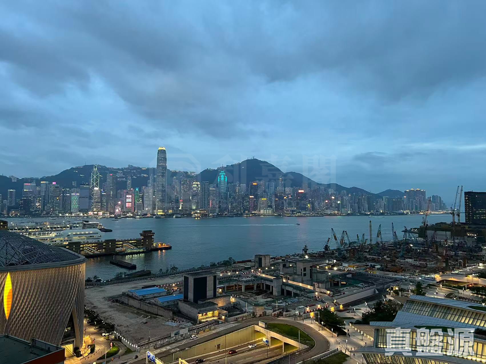 GRAND AUSTIN TOWER 3 High Floor Zone Flat B Kowloon Station/Tsim Sha Tsui/Jordan