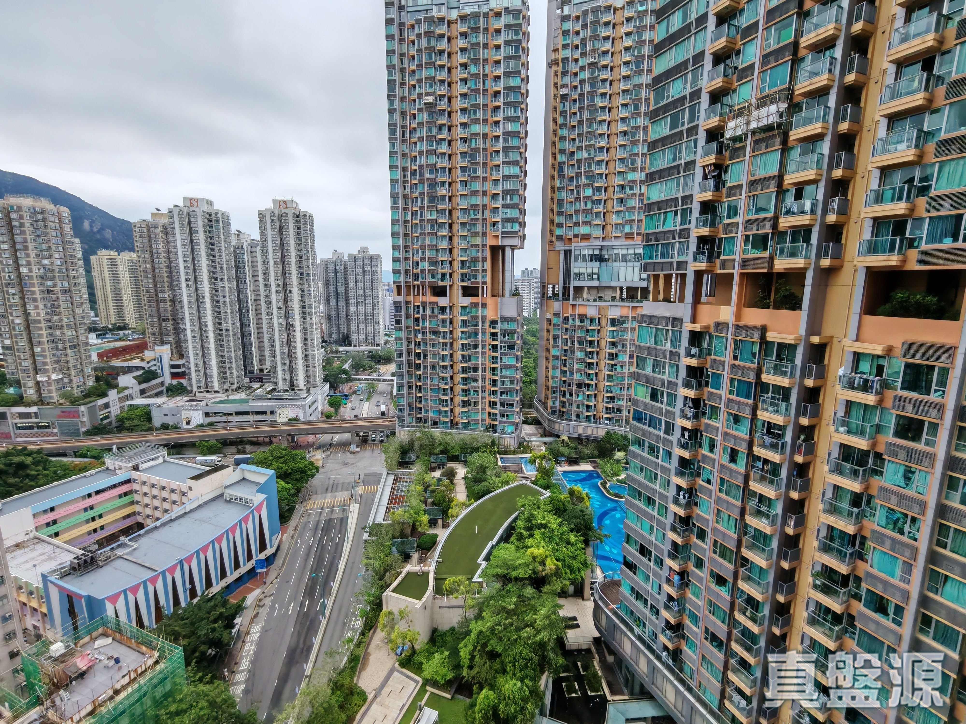 CENTURY GATEWAY PHASE 2 - Tower 6 Medium Floor Zone Tuen Mun