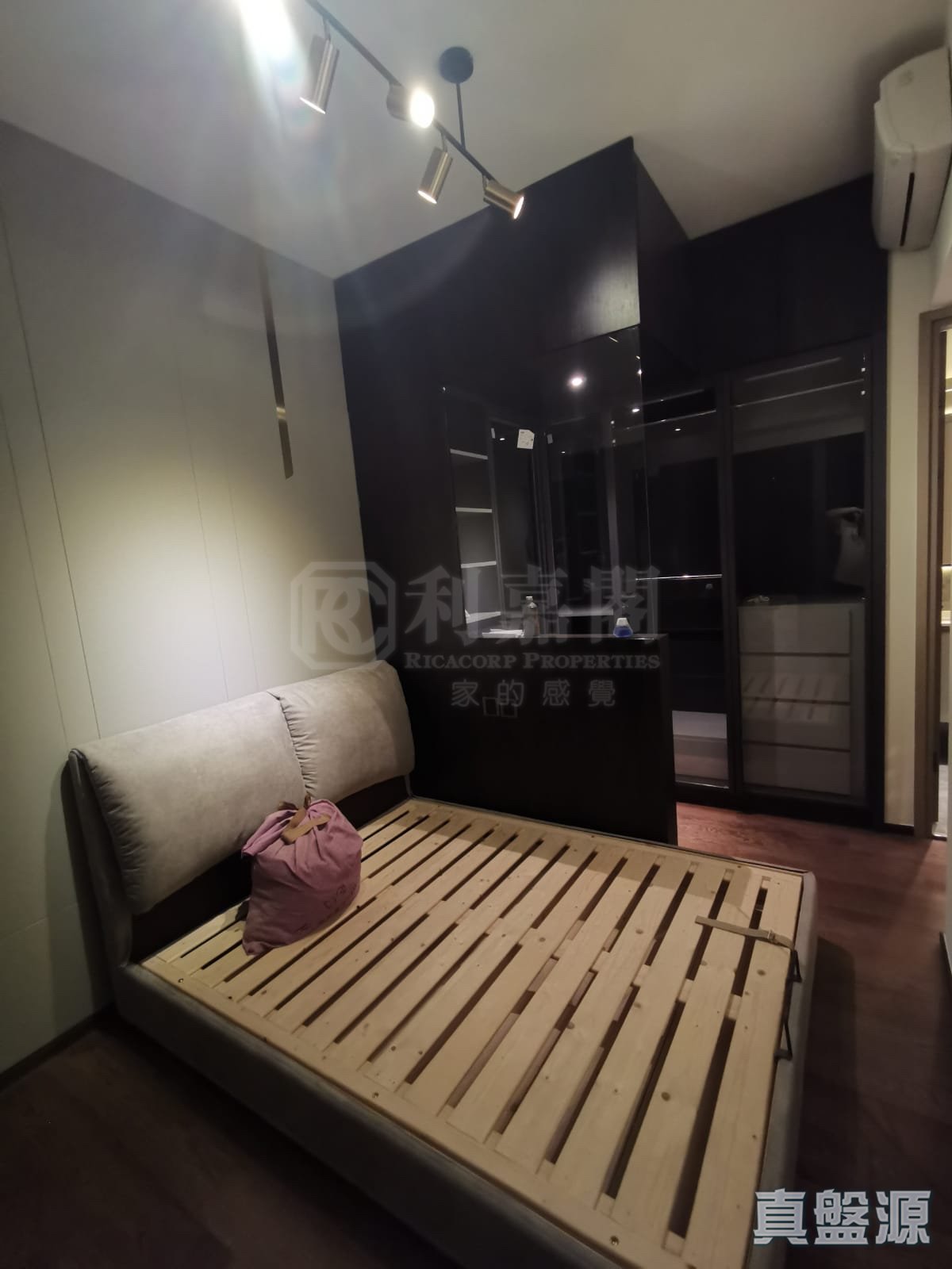 LE PONT TOWER 1B High Floor Zone Flat G Sham Tseng/Castle Peak Road