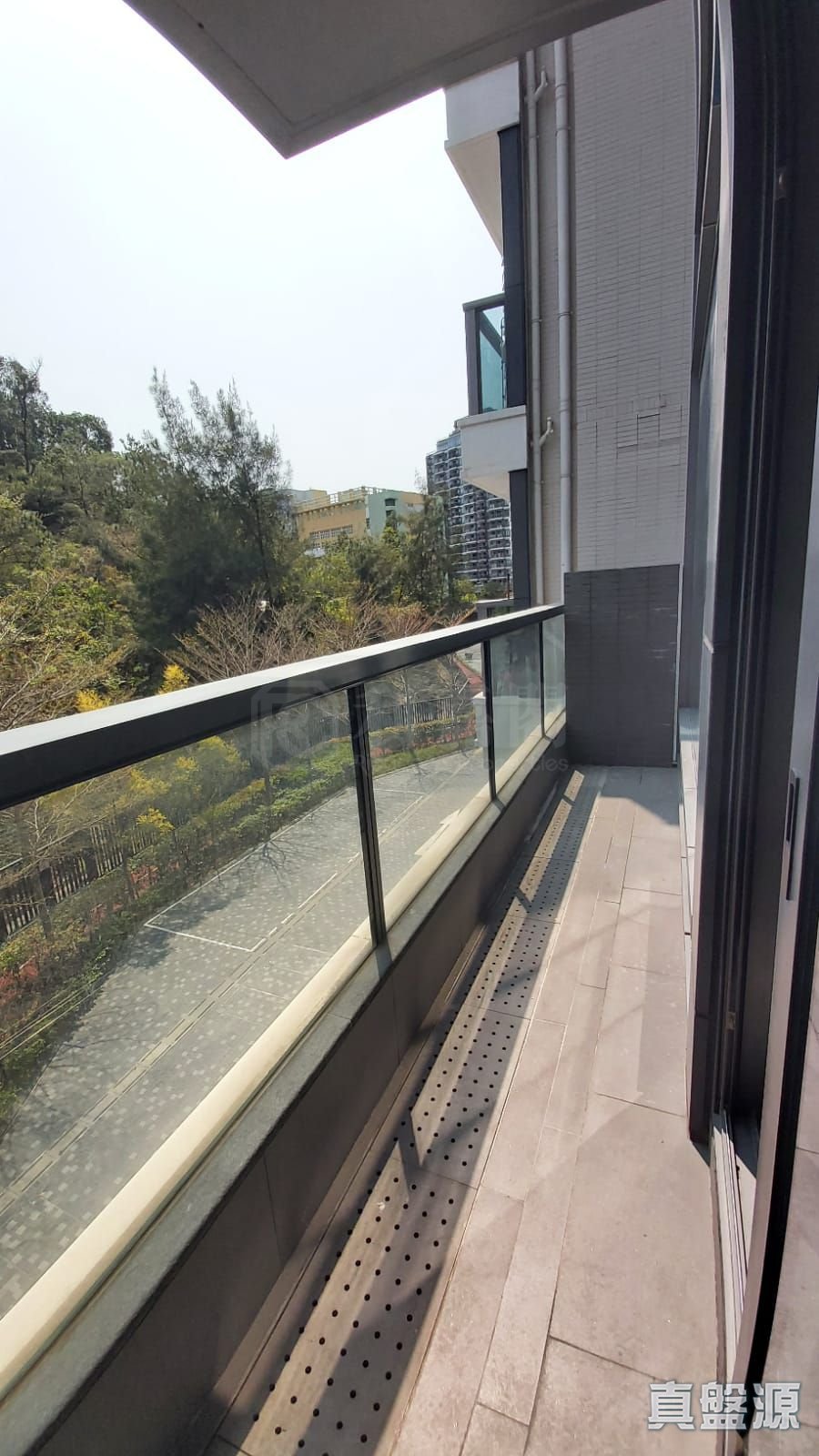 LE PONT TOWER 5B Low Floor Zone Flat E Sham Tseng/Castle Peak Road