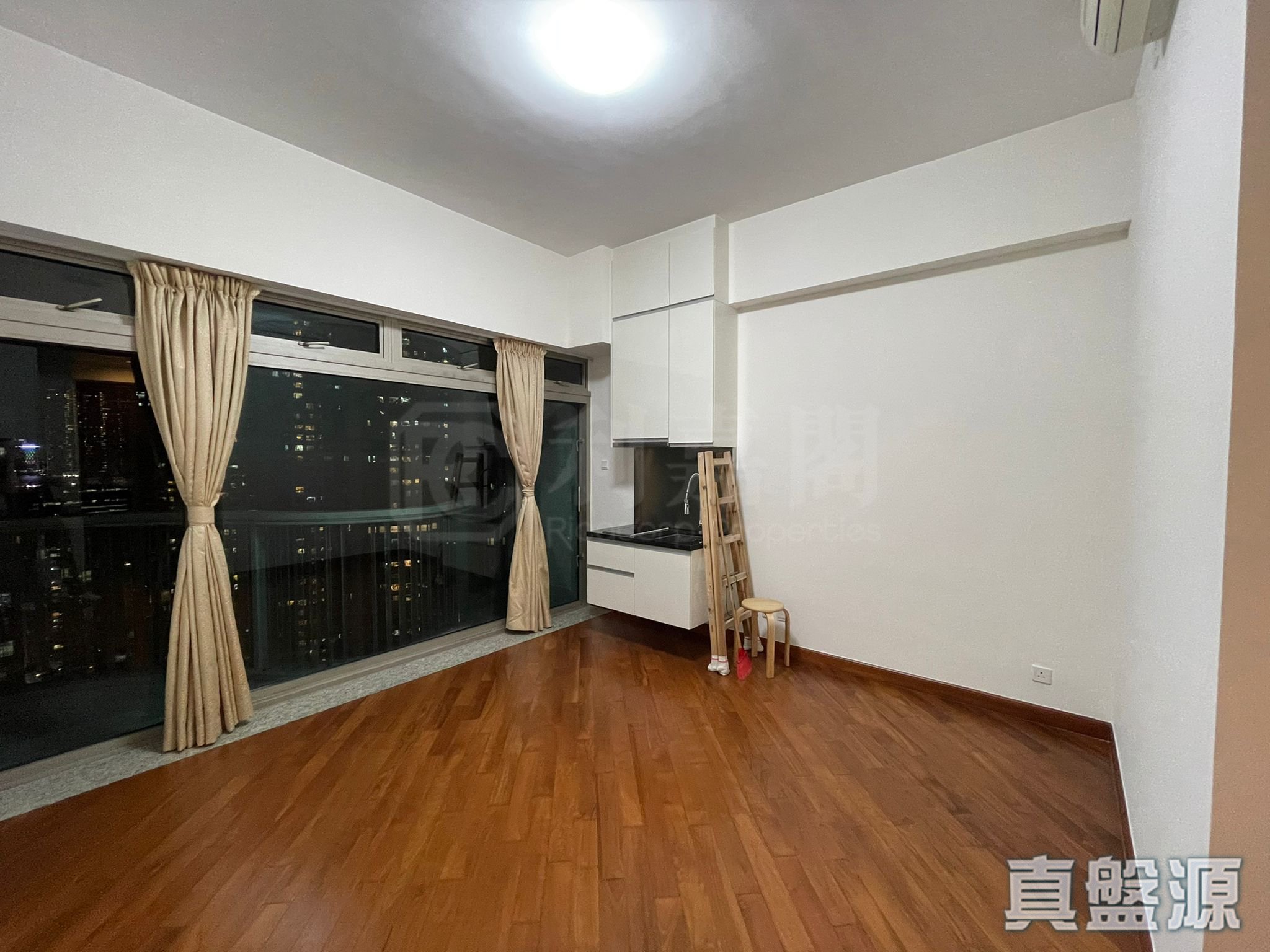 THE HERMITAGE TOWER 7 Medium Floor Zone Flat B Olympic Station/Nam Cheong