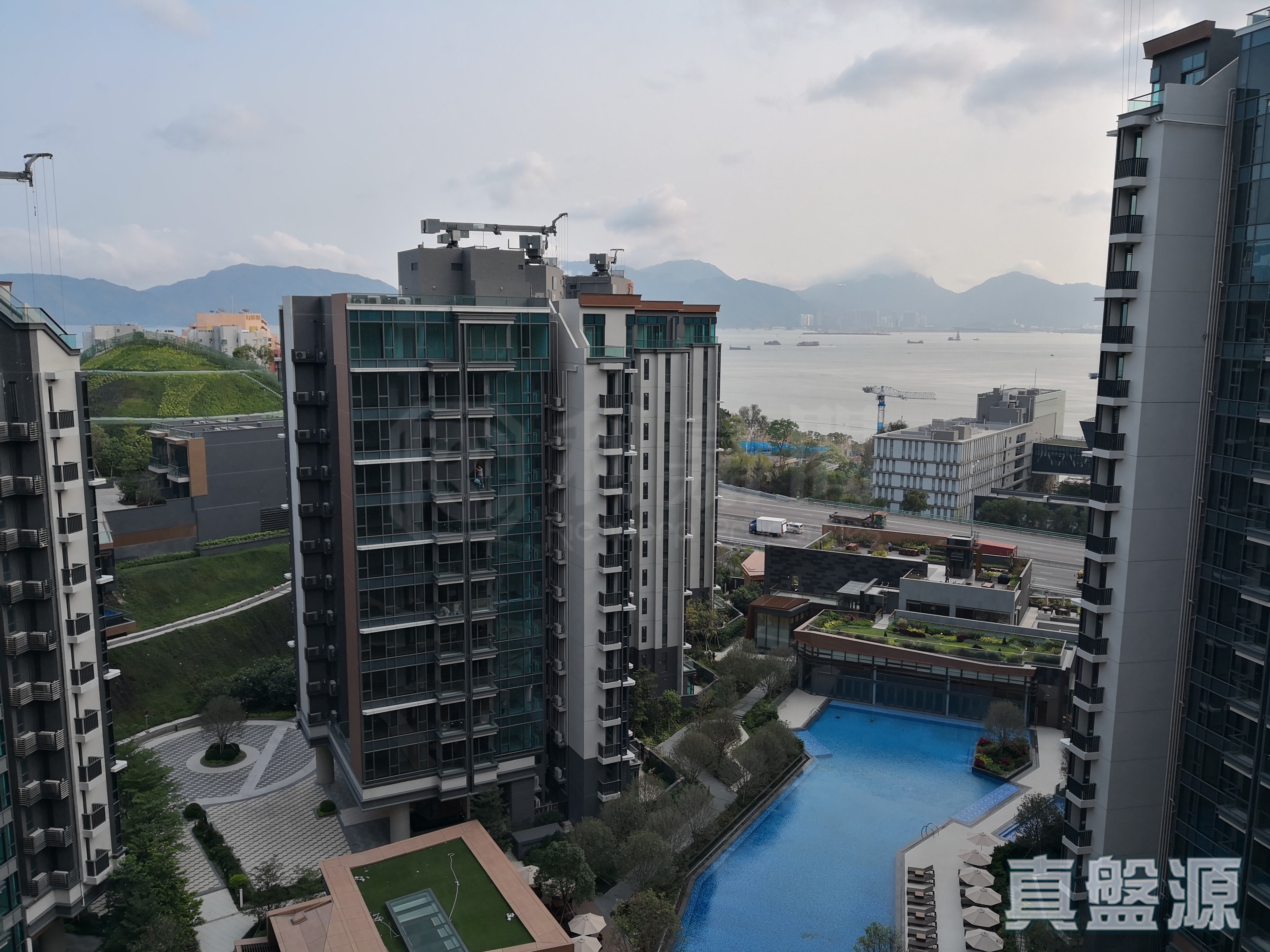 THE BLOOMSWAY THE LAGUNA TOWER 6 High Floor Zone Flat D Sham Tseng/Castle Peak Road