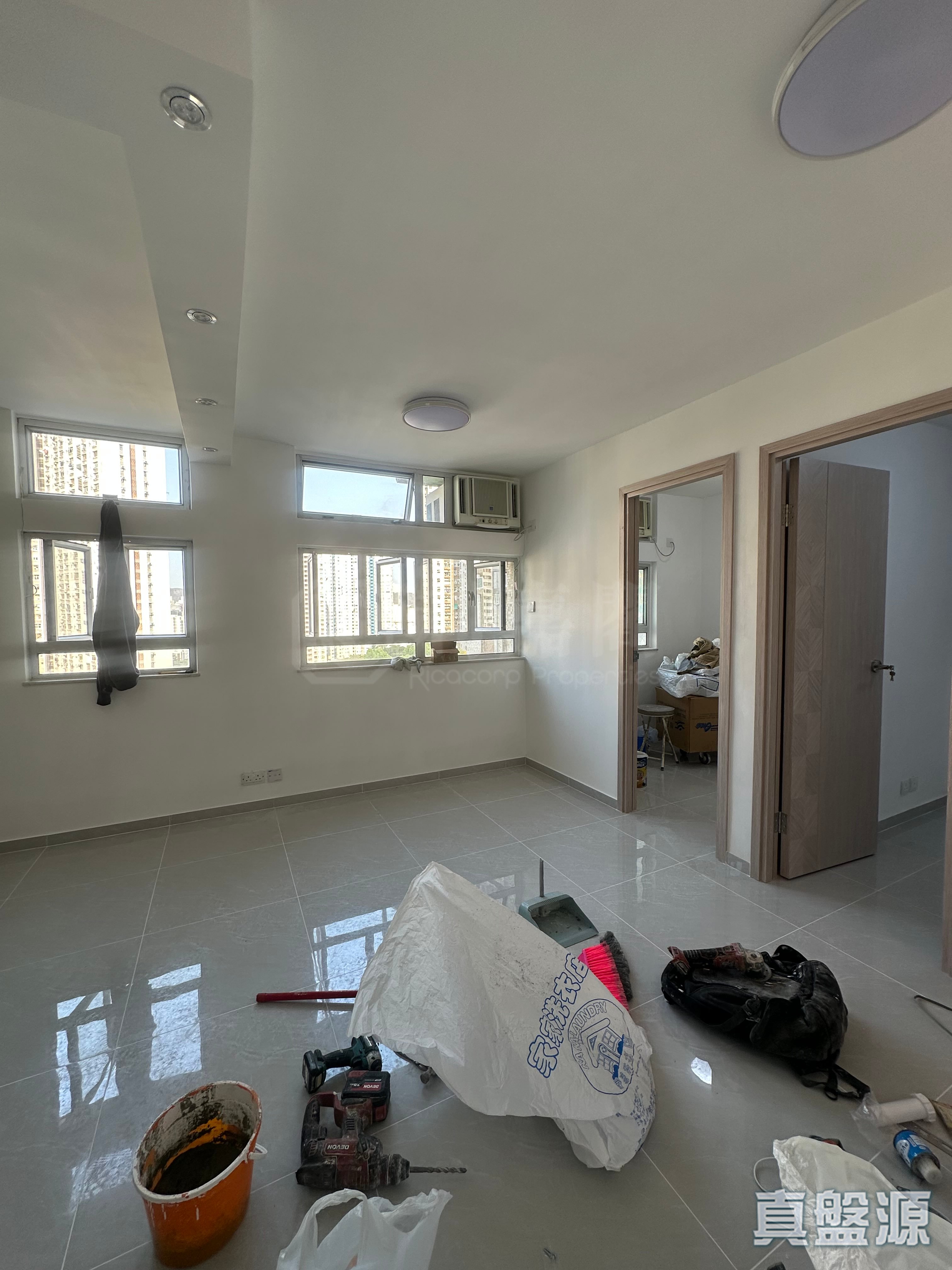 青华苑 华璇阁 (B座) 中层 04室 青衣