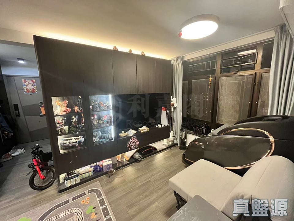 置富花园 富明苑 (H-17座) 高层 B室 薄扶林