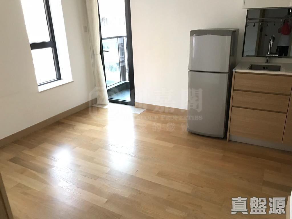 THE AMUSED Low Floor Zone Flat A West Kowloon